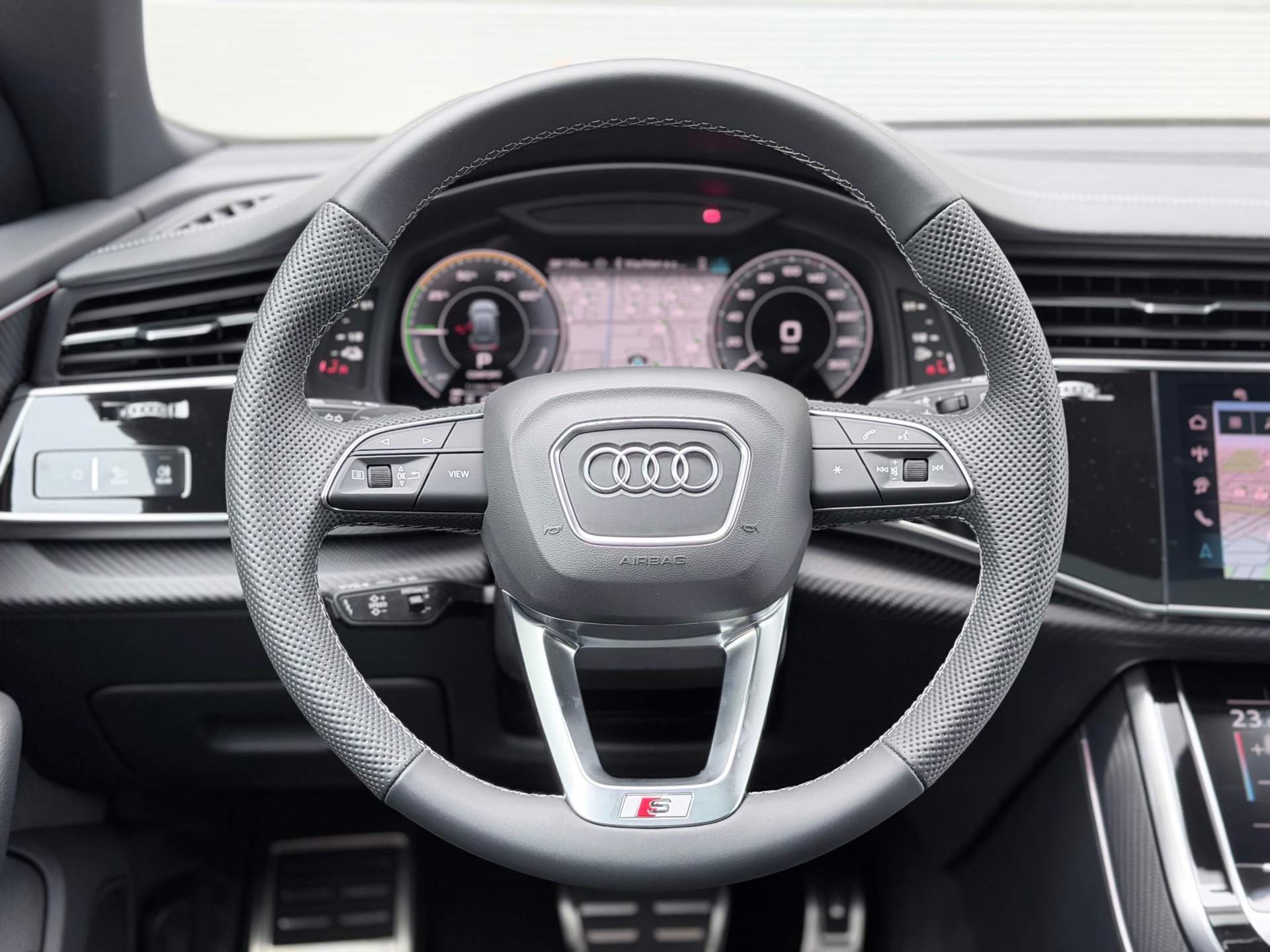 Audi Q8 60 TFSI e quattro Pro Line S Competition (2026), foto 18
