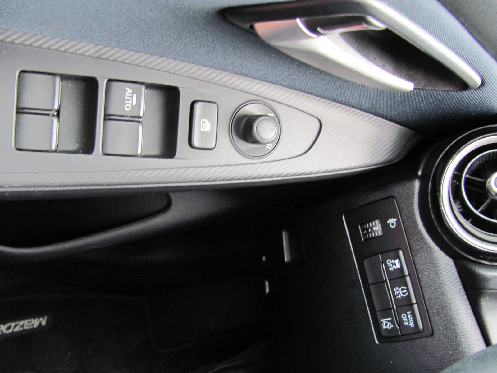Mazda 2 1.5 Skyactiv-G TS (2016), foto 17