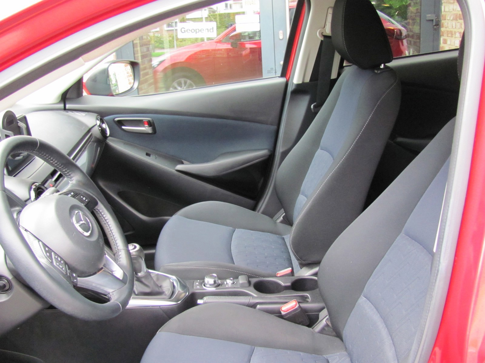 Mazda 2 1.5 Skyactiv-G TS (2016), foto 7