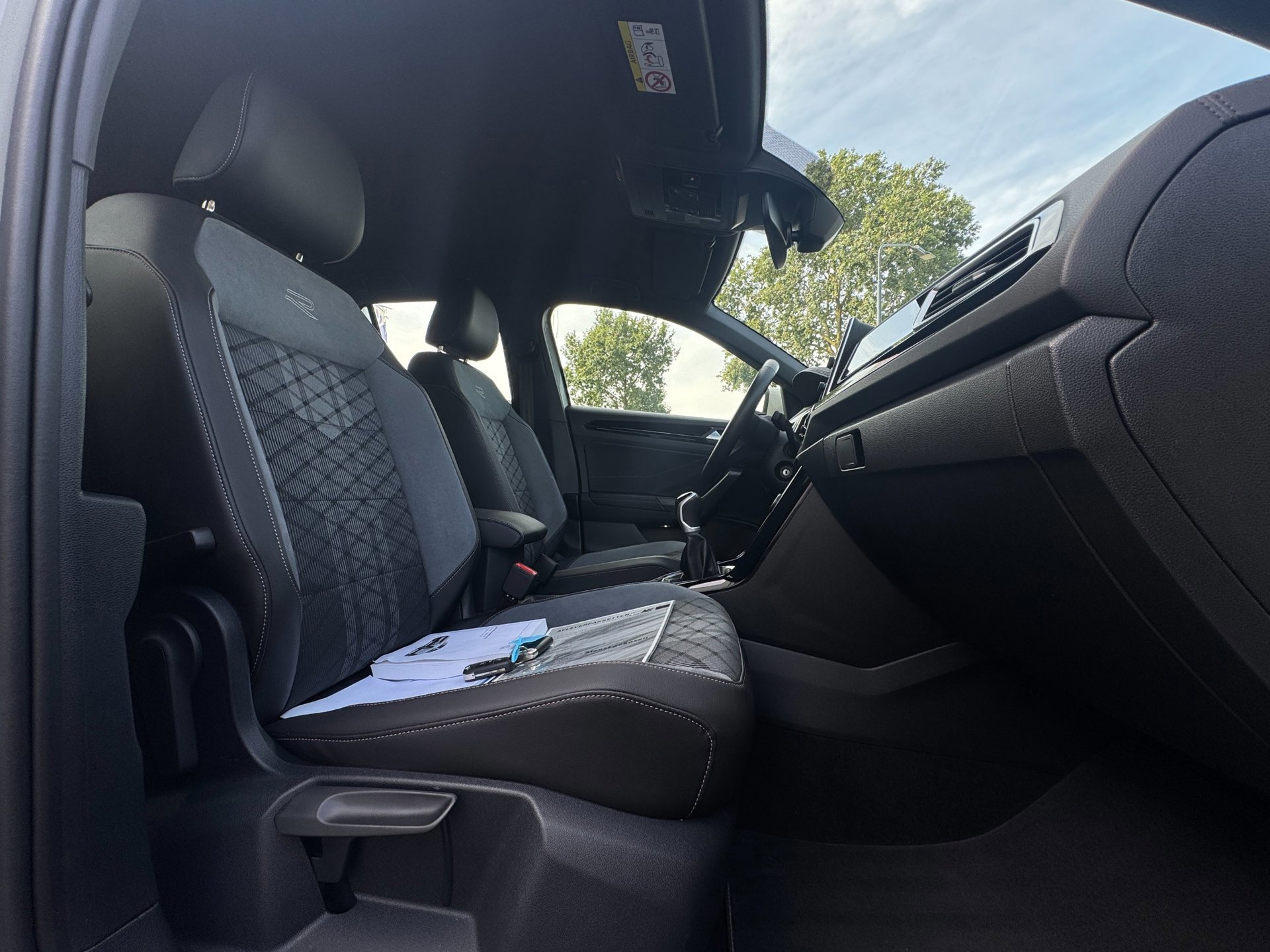 Volkswagen T-Roc 1.0 TSI R-Line Ascot Grey (2024), foto 35