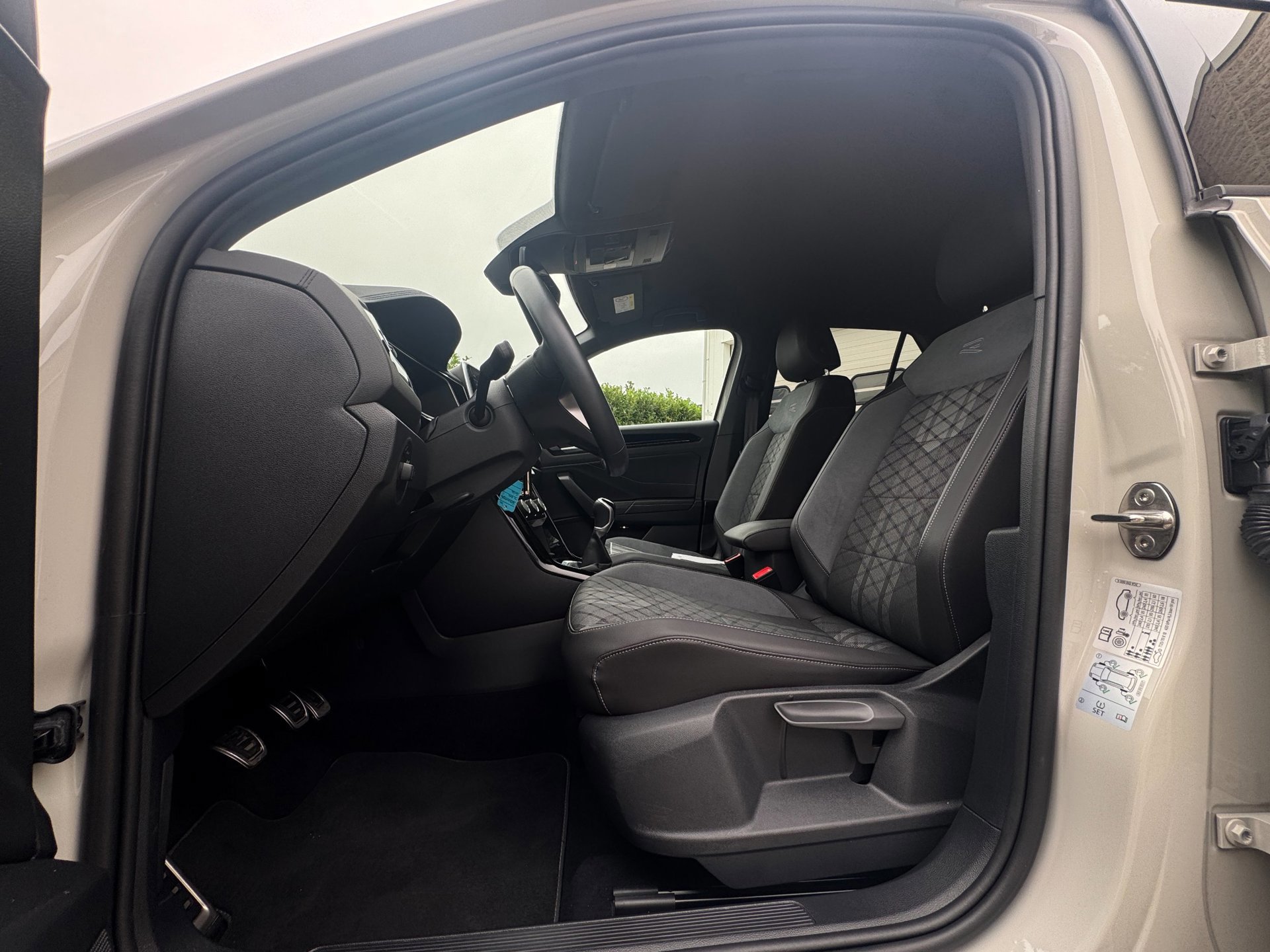 Volkswagen T-Roc 1.0 TSI R-Line Ascot Grey (2024), foto 12