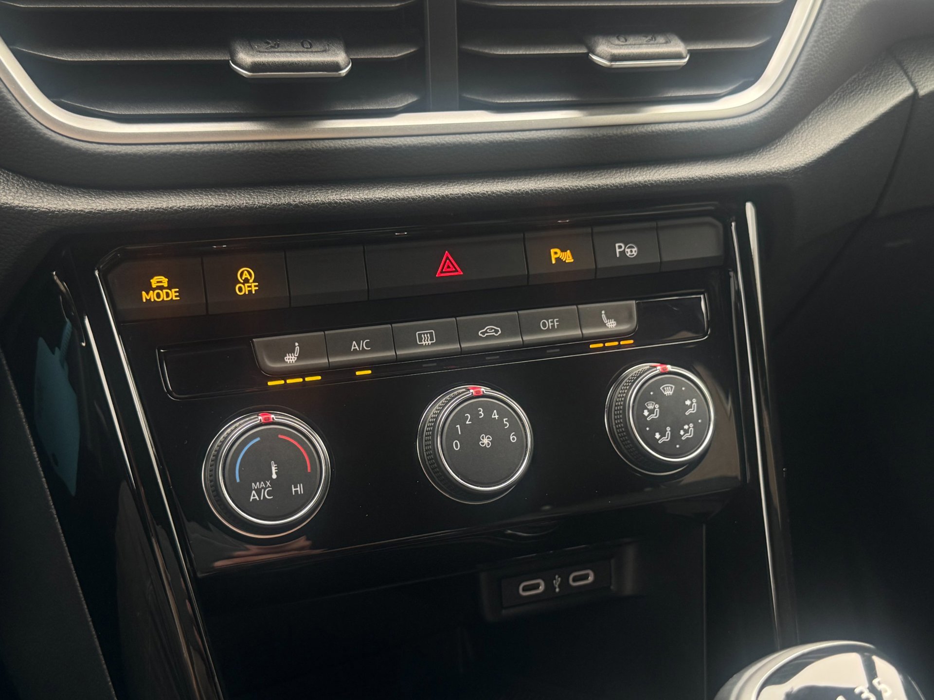 Volkswagen T-Roc 1.0 TSI R-Line Ascot Grey (2024), foto 29