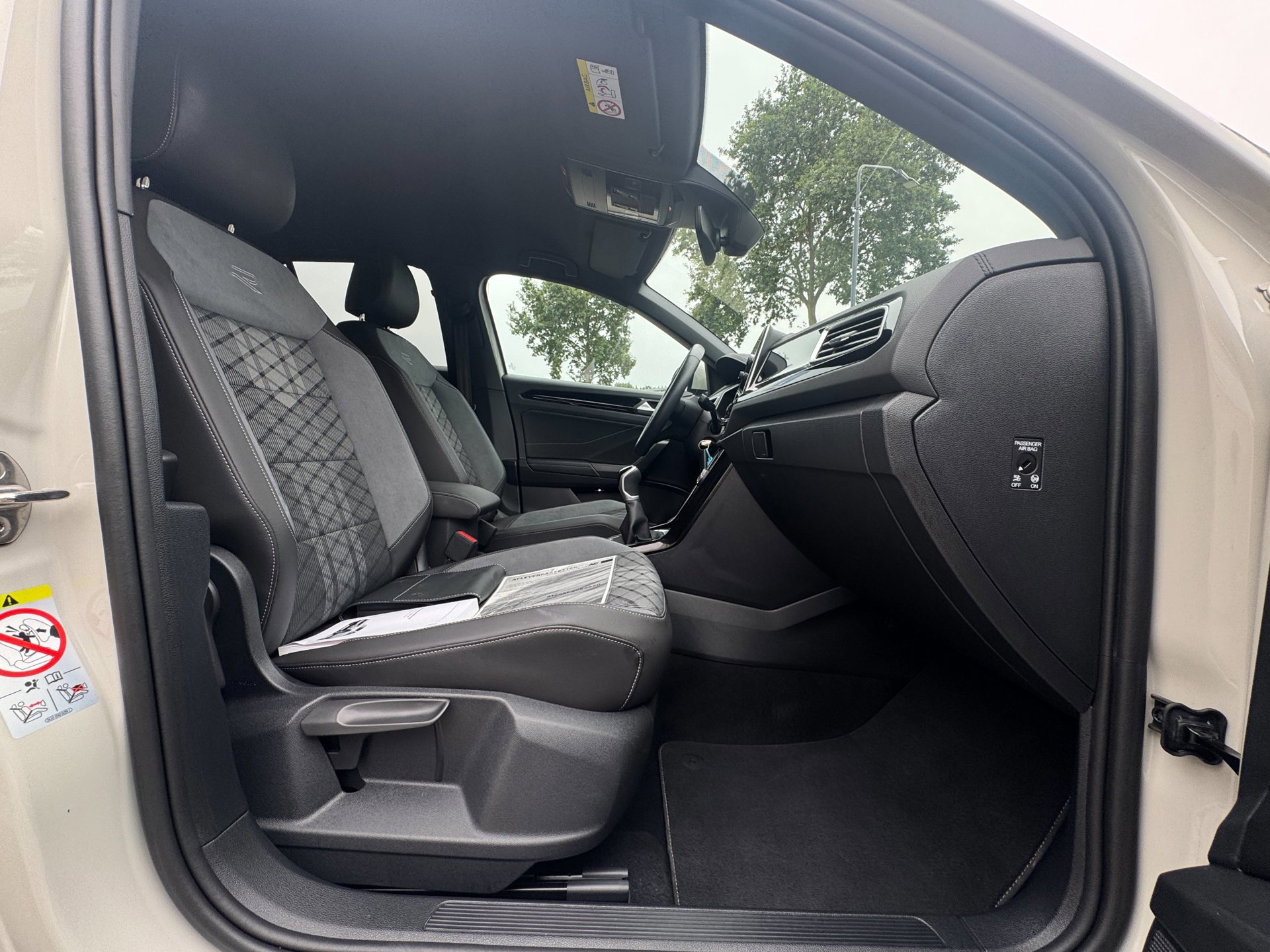 Volkswagen T-Roc 1.0 TSI R-Line Ascot Grey (2024), foto 32