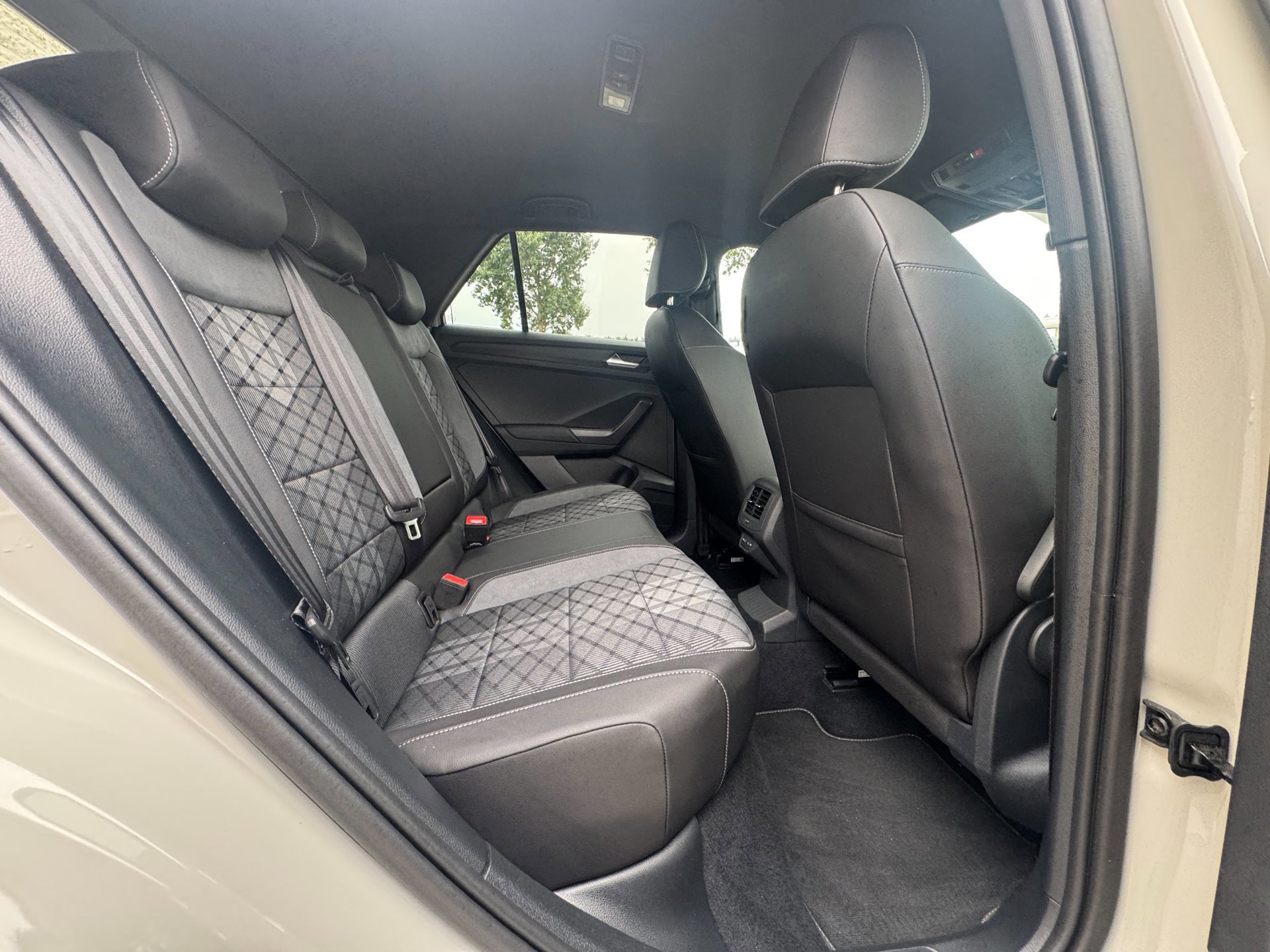Volkswagen T-Roc 1.0 TSI R-Line Ascot Grey (2024), foto 34