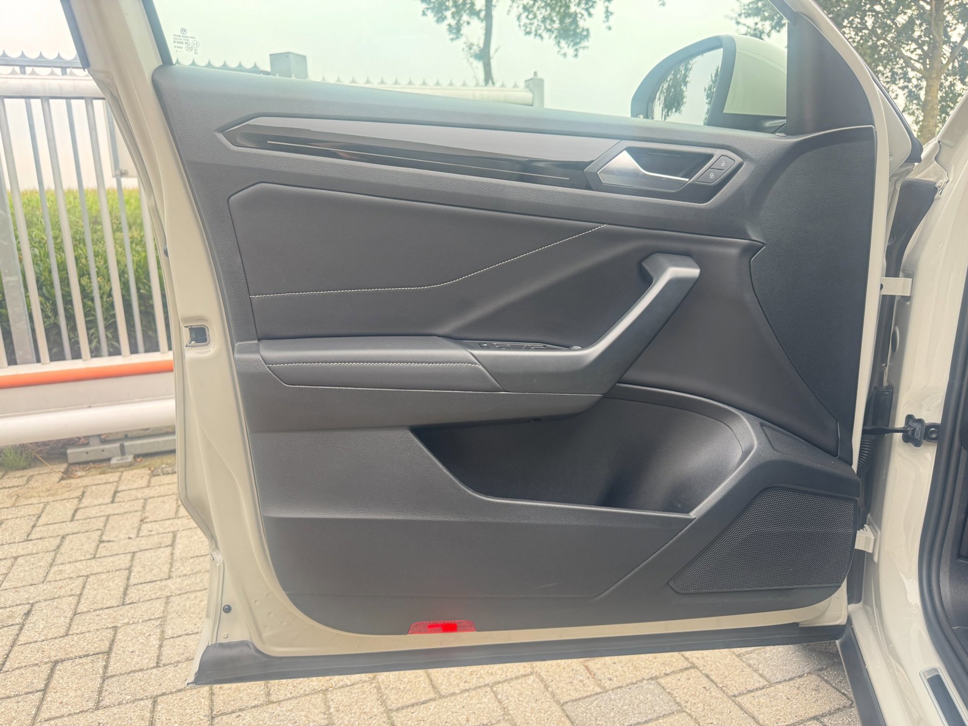 Volkswagen T-Roc 1.0 TSI R-Line Ascot Grey (2024), foto 10