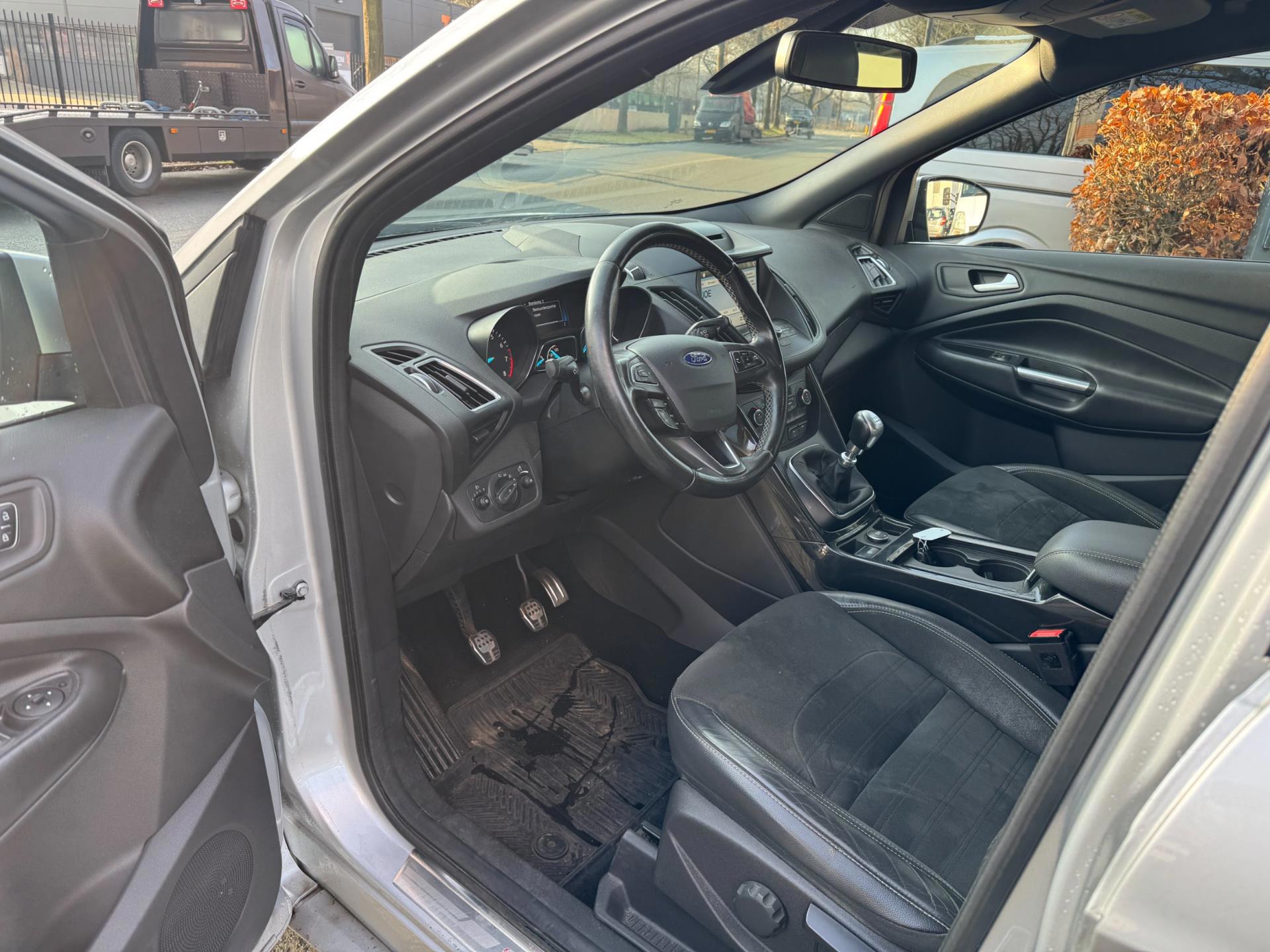 Ford Kuga 1.5 EcoBoost ST Line 113.695 (2017), foto 22