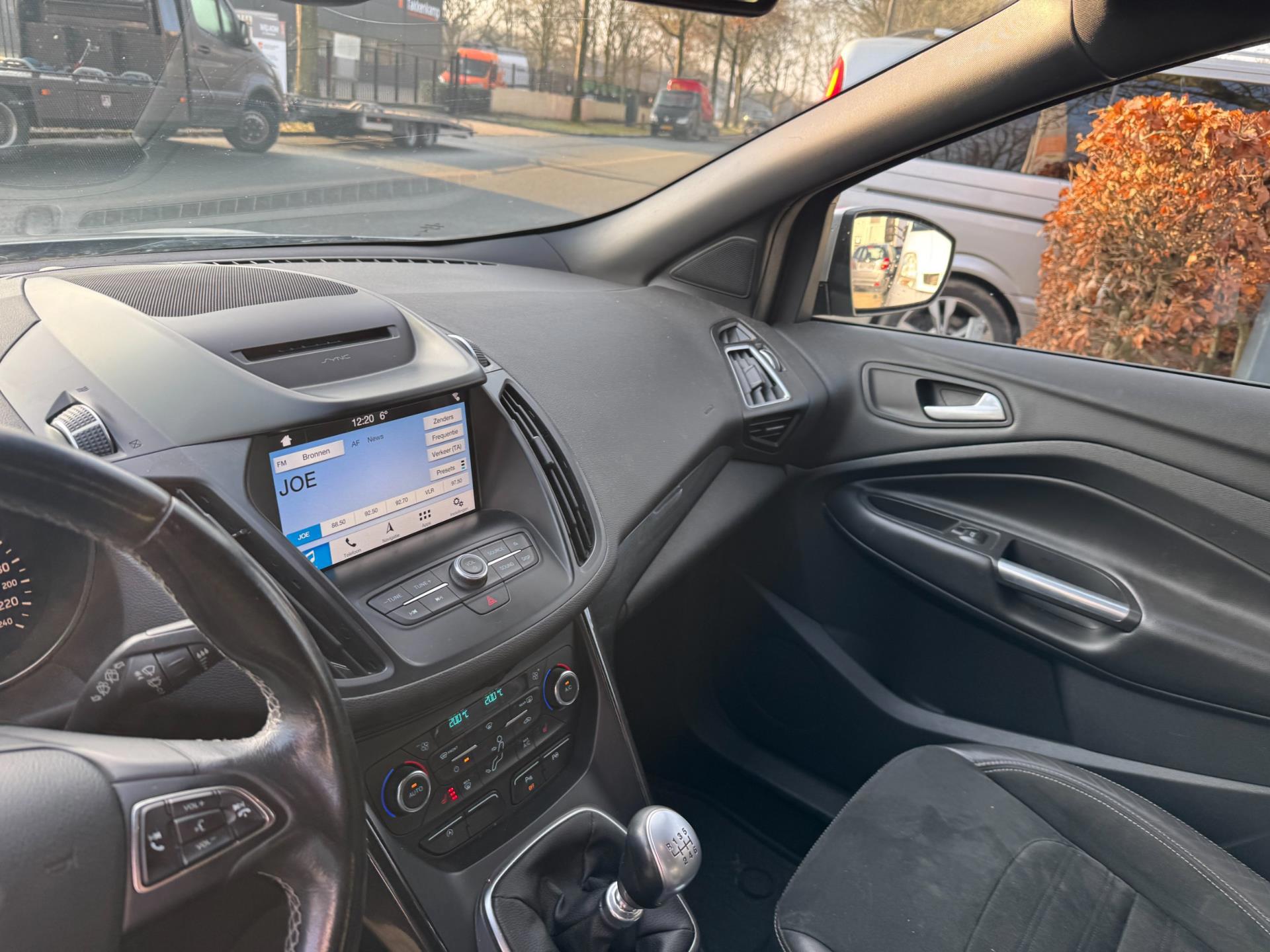 Ford Kuga 1.5 EcoBoost ST Line 113.695 (2017), foto 24