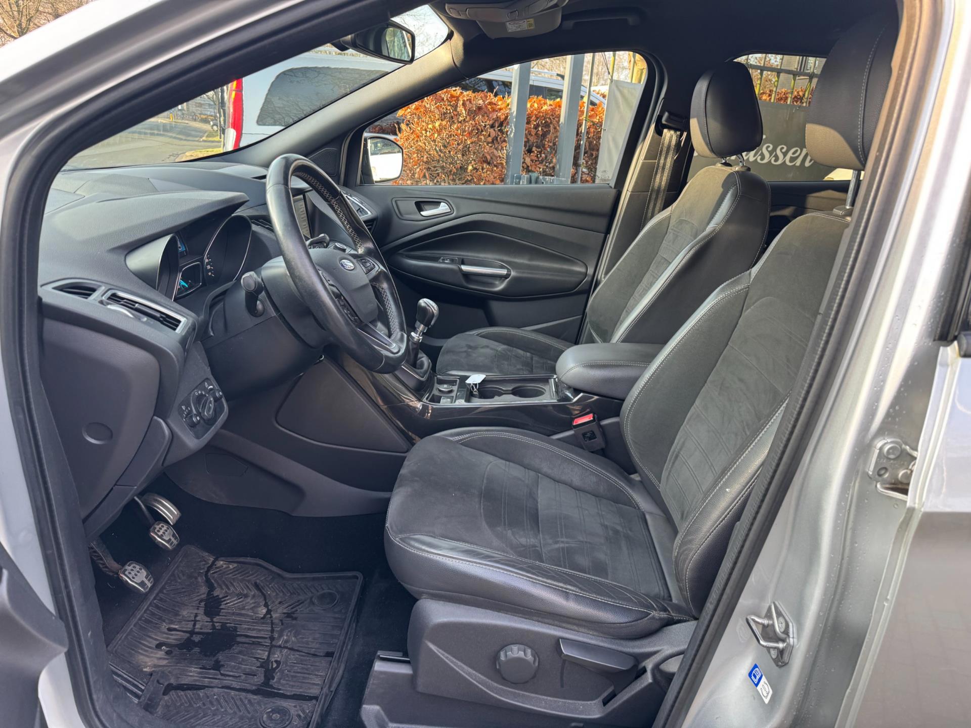 Ford Kuga 1.5 EcoBoost ST Line 113.695 (2017), foto 30