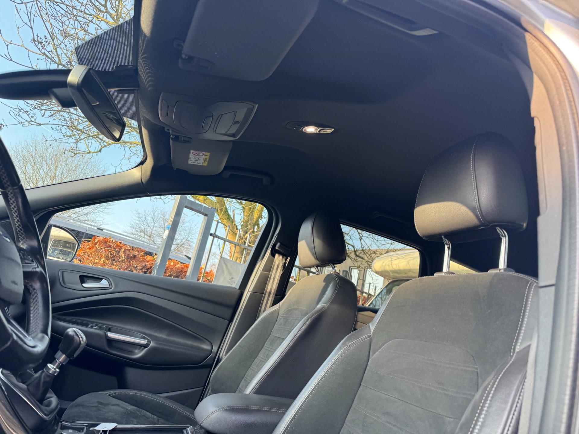 Ford Kuga 1.5 EcoBoost ST Line 113.695 (2017), foto 31