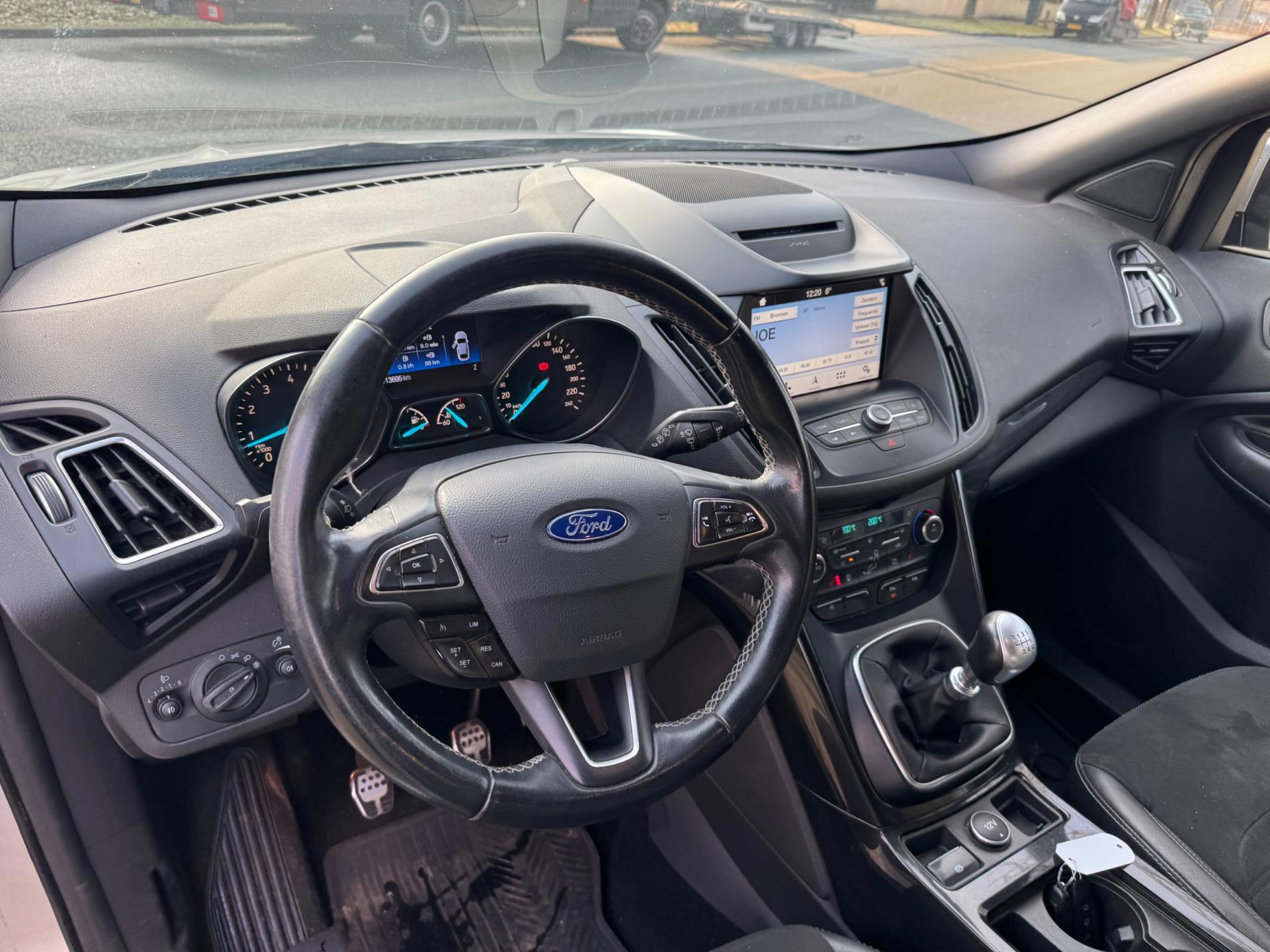 Ford Kuga 1.5 EcoBoost ST Line 113.695 (2017), foto 32