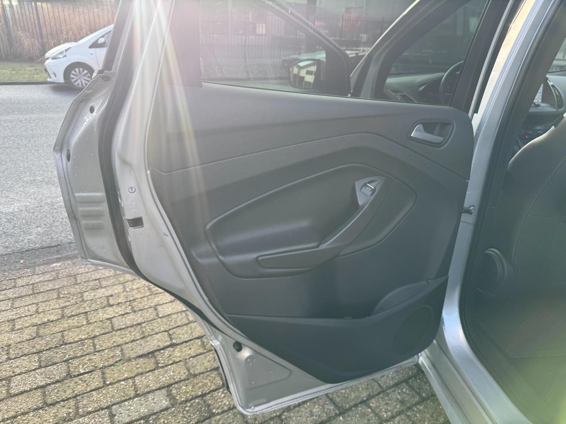 Ford Kuga 1.5 EcoBoost ST Line 113.695 (2017), foto 43