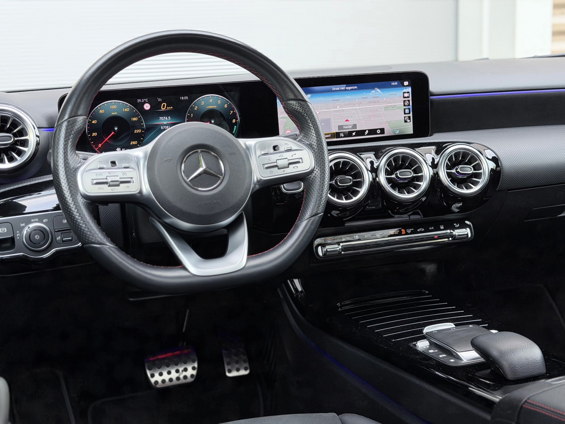 Mercedes-Benz A-klasse 250 e Premium (2021), foto 11
