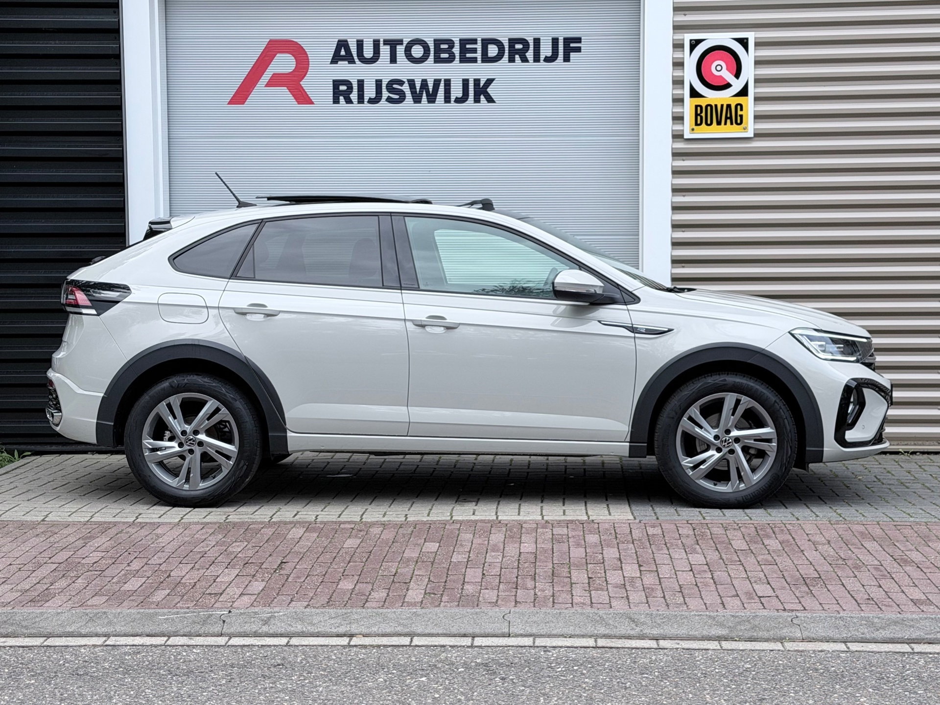 Volkswagen TAIGO 1.5 TSI R-Line (2024), foto 5