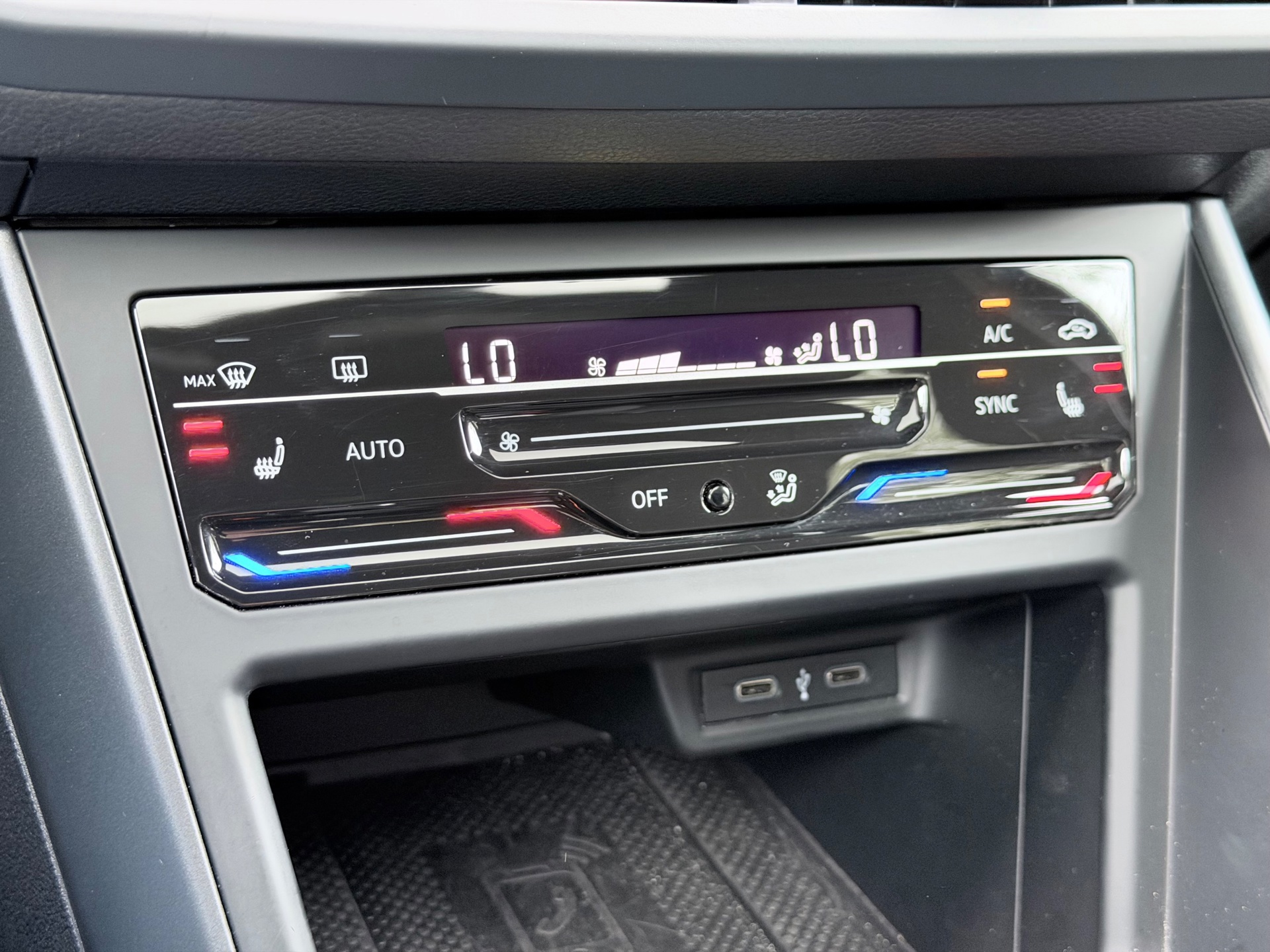 Volkswagen Polo 1.0 TSI R-Line (2022), foto 18