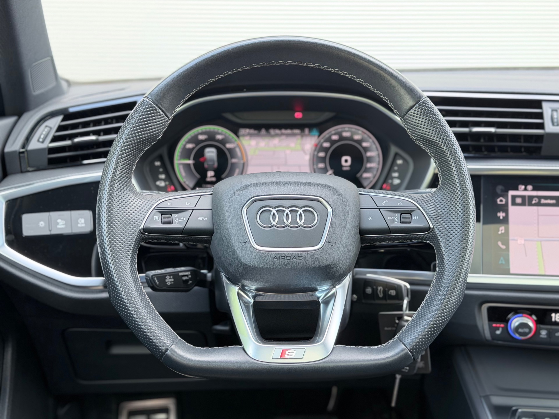 Audi Q3 Sportback 45 TFSI e S Edition (2022), foto 12