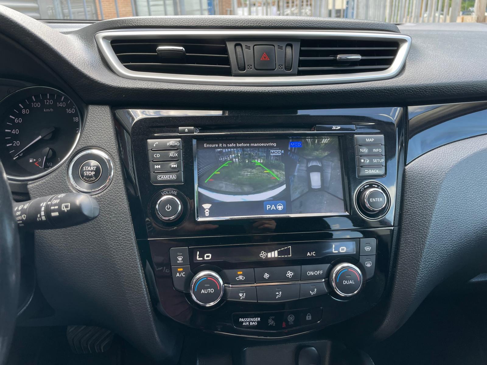 Nissan Qashqai 1.2 N-Connecta (2016), foto 16