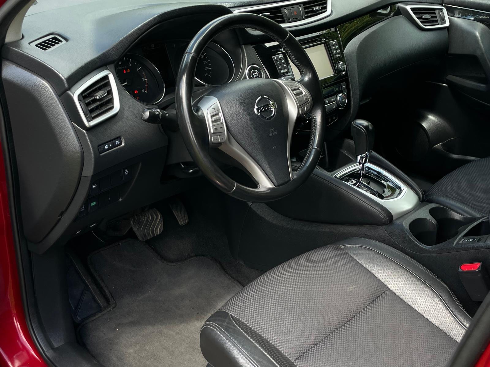 Nissan Qashqai 1.2 N-Connecta (2016), foto 9