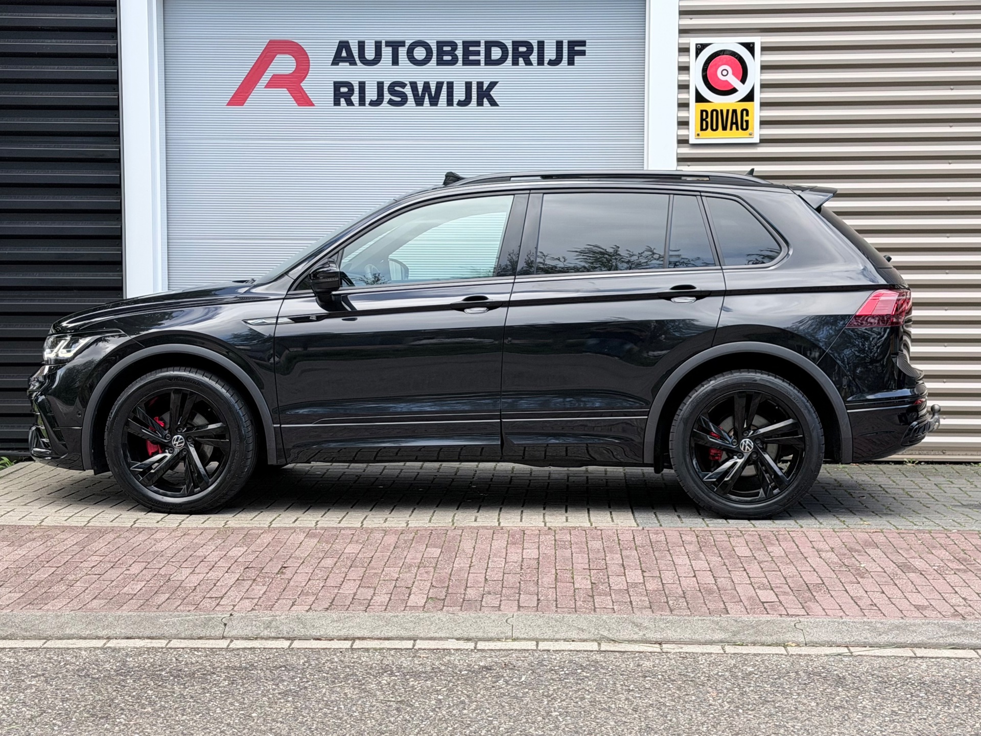 Volkswagen Tiguan 1.5 TSI R-Line (2021), foto 2