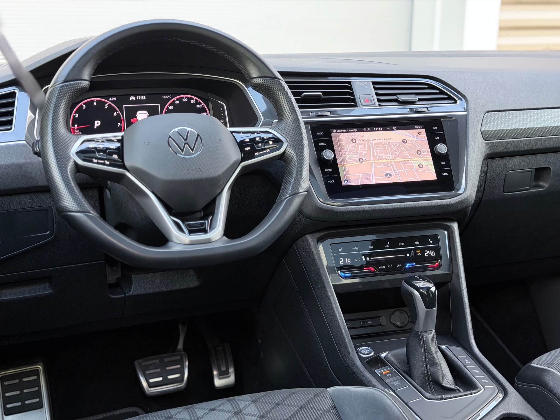 Volkswagen Tiguan 1.5 TSI R-Line (2021), foto 11