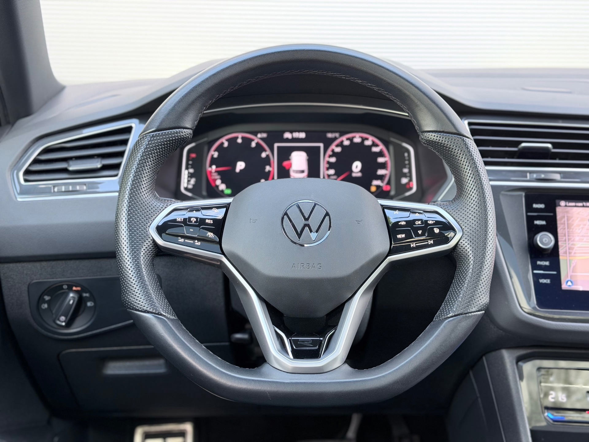 Volkswagen Tiguan 1.5 TSI R-Line (2021), foto 12