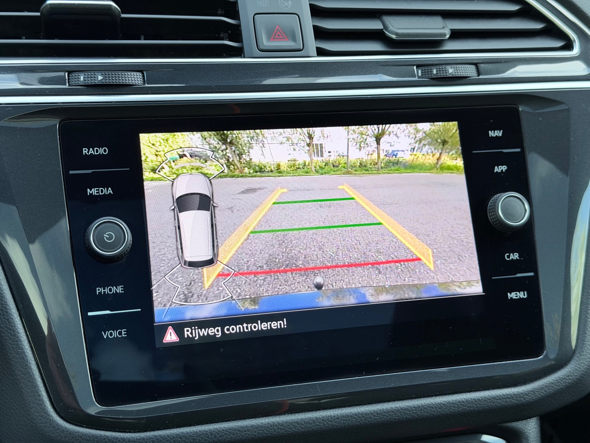 Volkswagen Tiguan 1.5 TSI R-Line (2021), foto 20