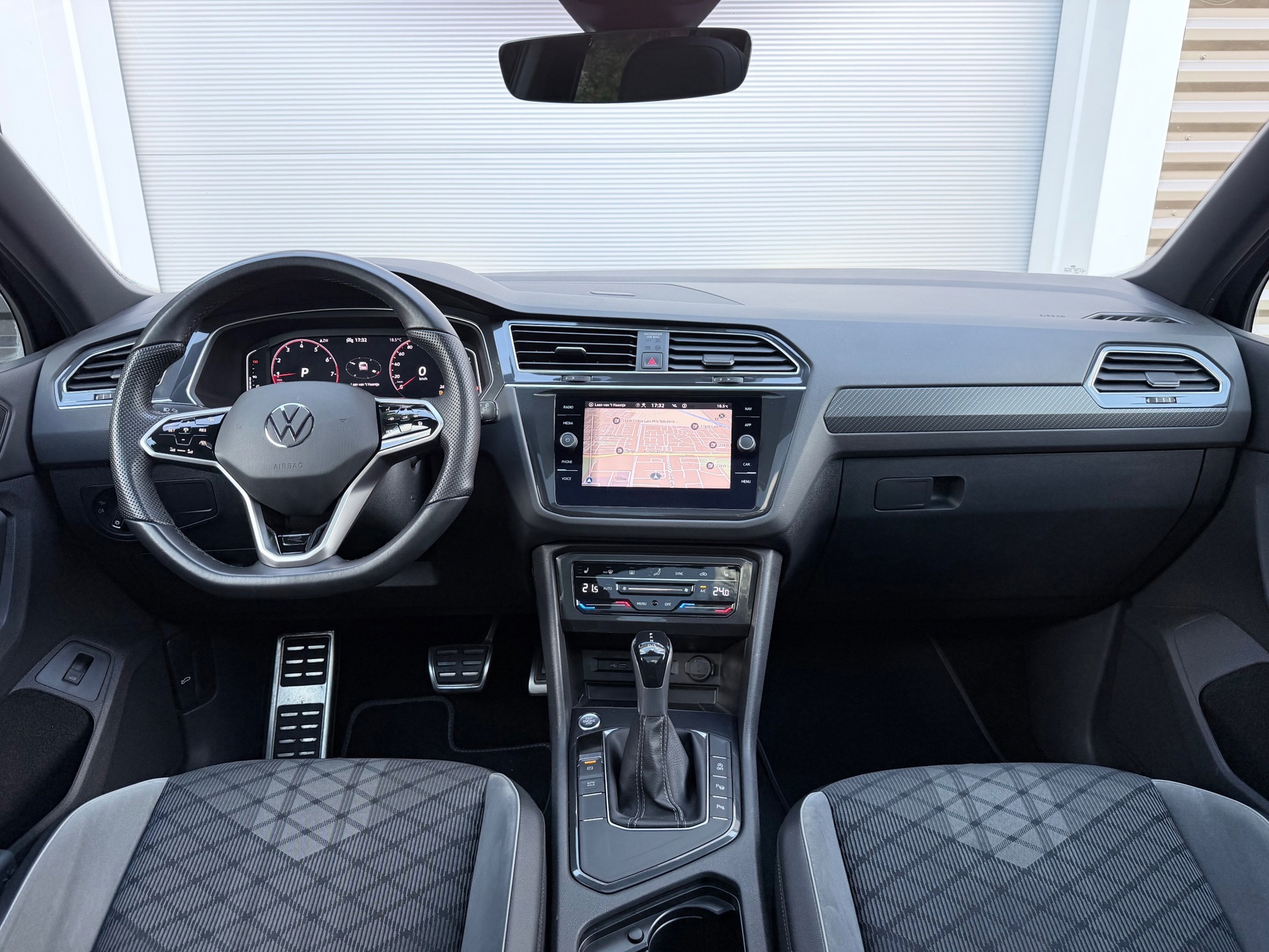 Volkswagen Tiguan 1.5 TSI R-Line (2021), foto 9