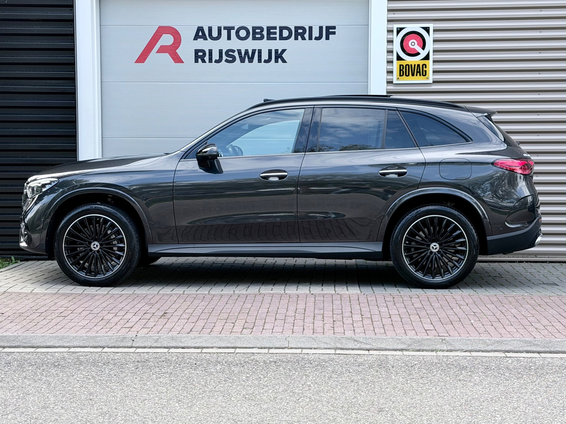 Mercedes-Benz GLC-klasse 400e 4MATIC AMG (2023), foto 2