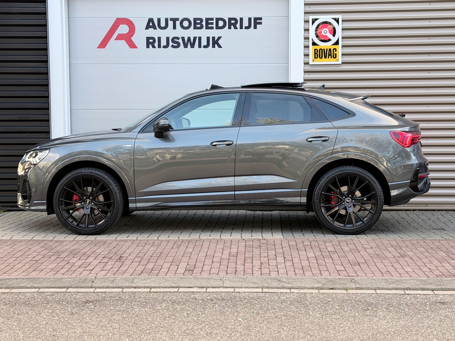 Audi Q3 SPORTBACK 35 TFSI S Edition Competition (2024), foto 2