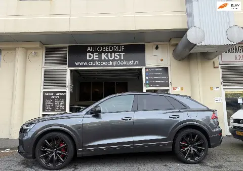 Audi Q8 55 TFSI e Quattro 2023 Competition (2023)