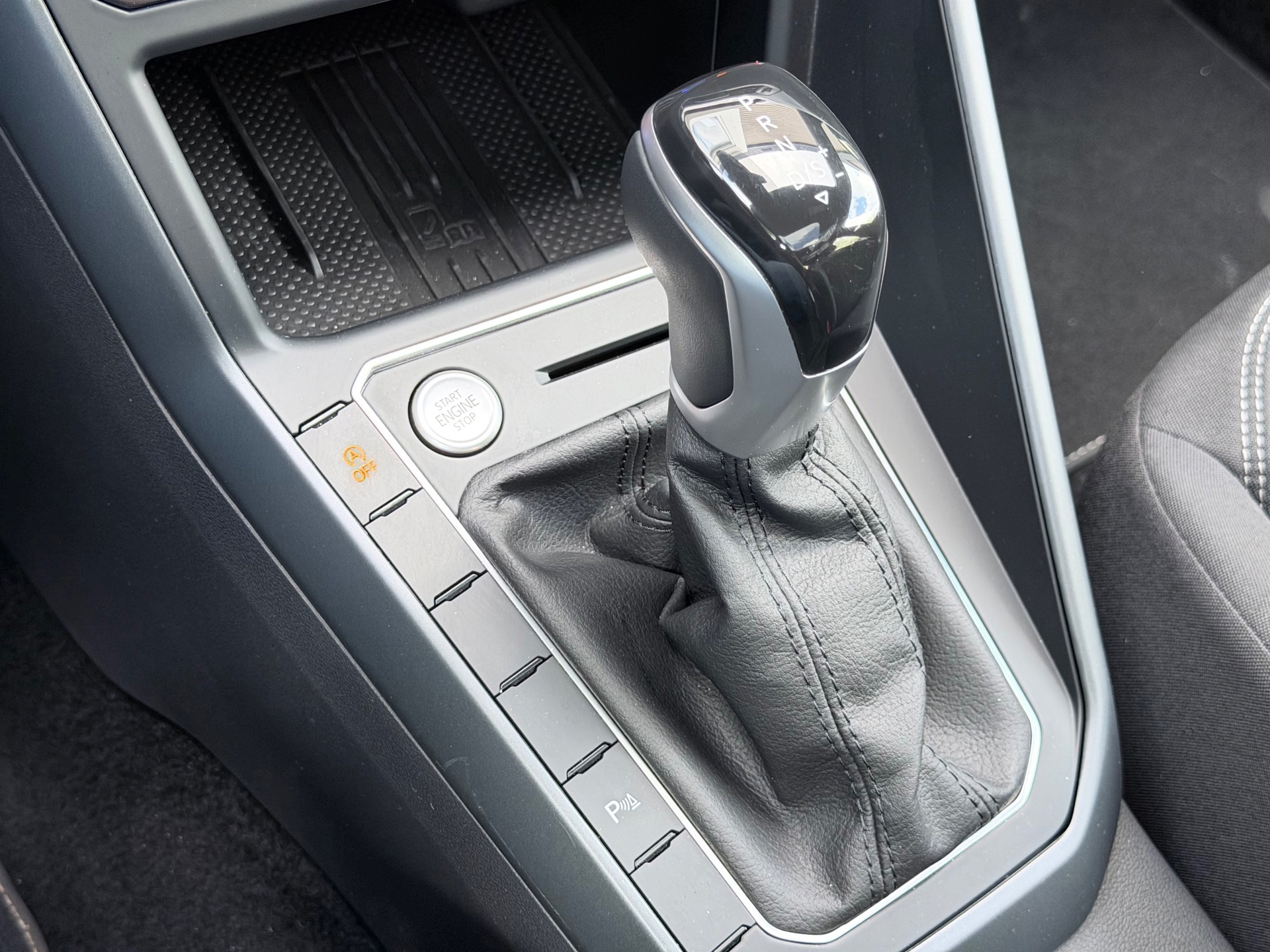 Volkswagen TAIGO 1.5 TSI R-Line (2025), foto 17