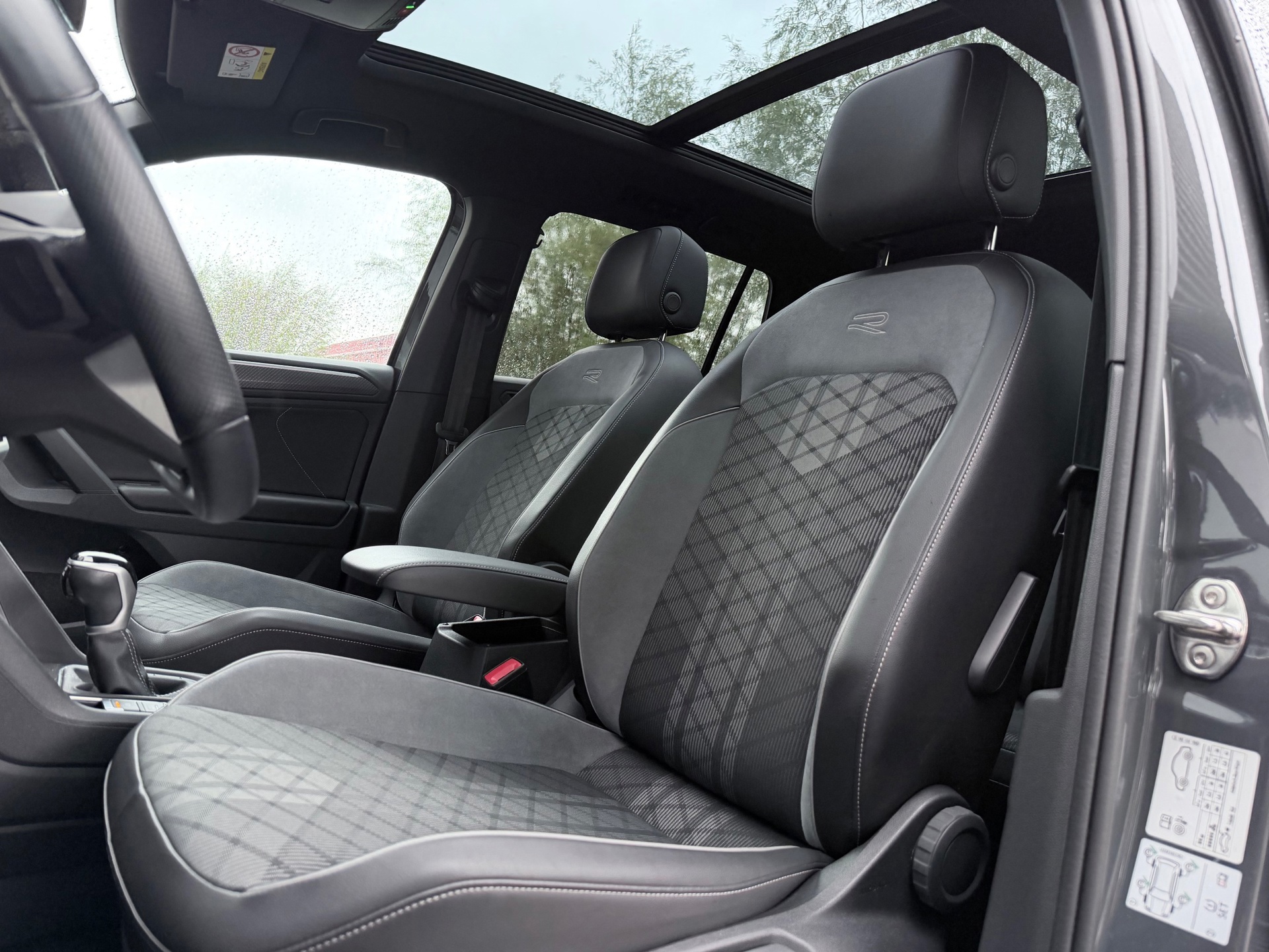 Volkswagen TIGUAN 1.5 TSI R-Line (2023), foto 11