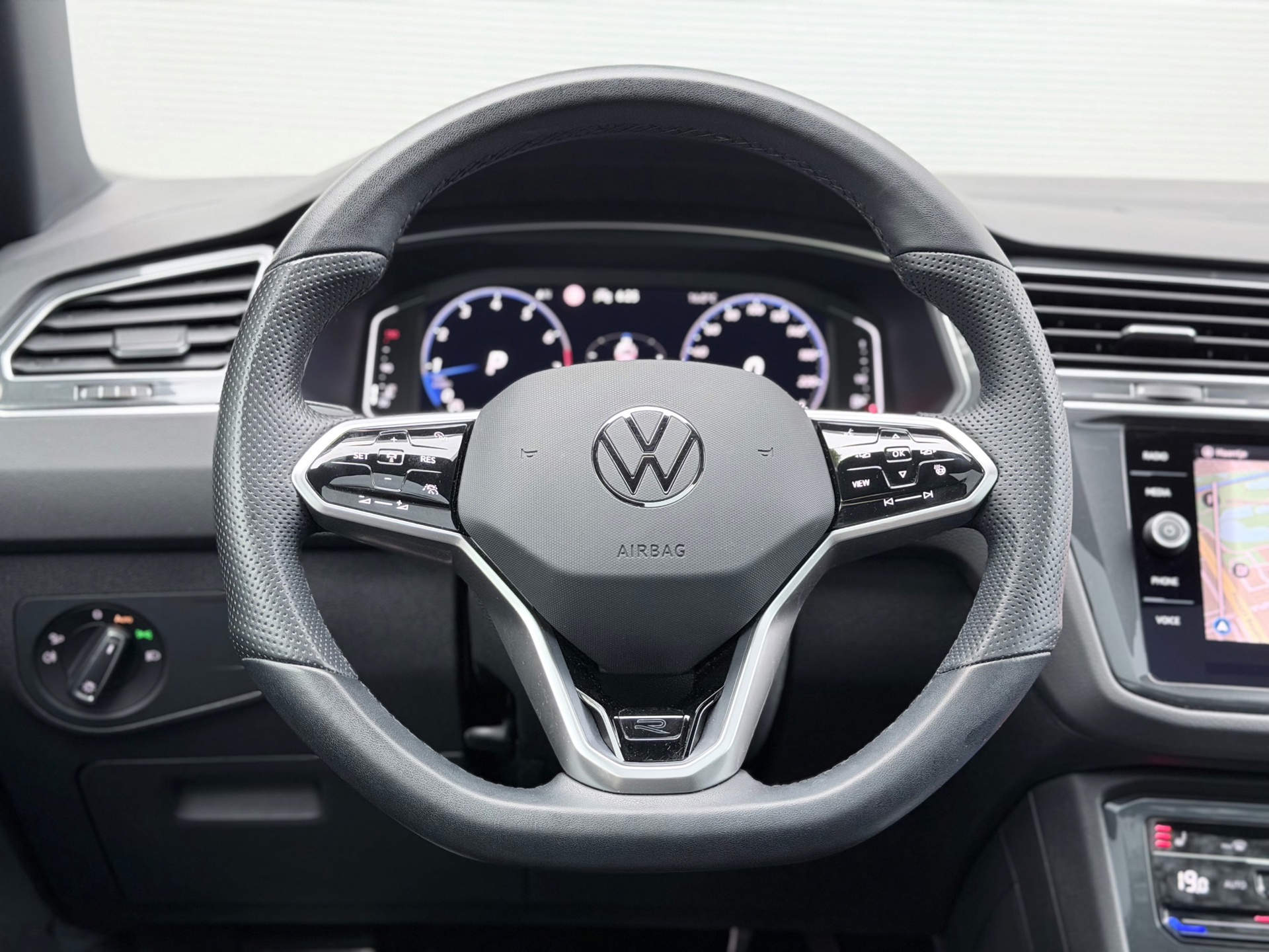 Volkswagen TIGUAN 1.5 TSI R-Line (2023), foto 13