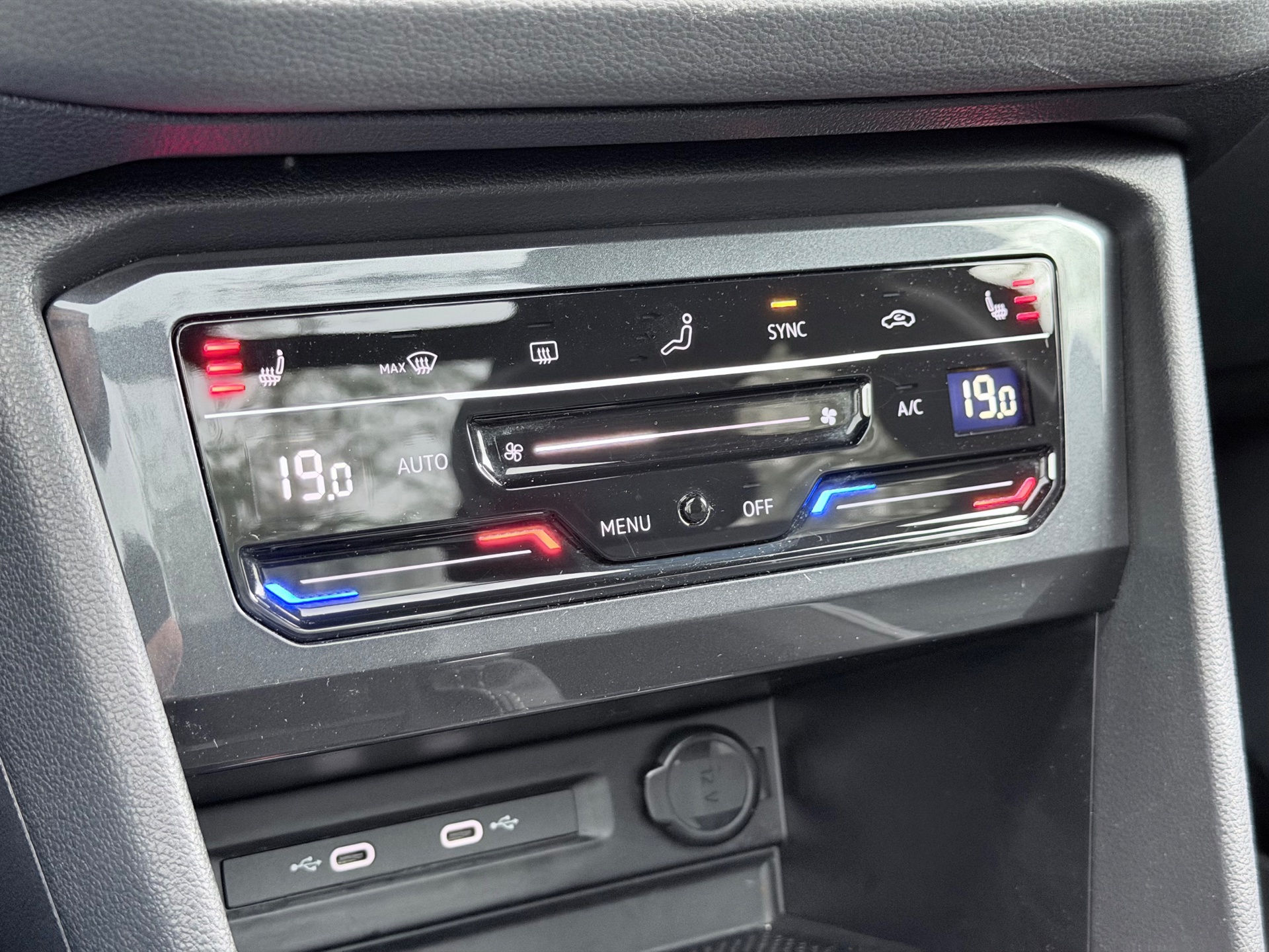 Volkswagen TIGUAN 1.5 TSI R-Line (2023), foto 18