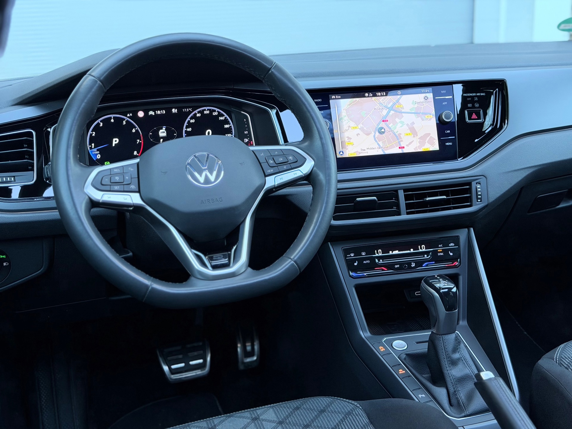 Volkswagen Taigo 1.5 TSI R-Line (2022), foto 11