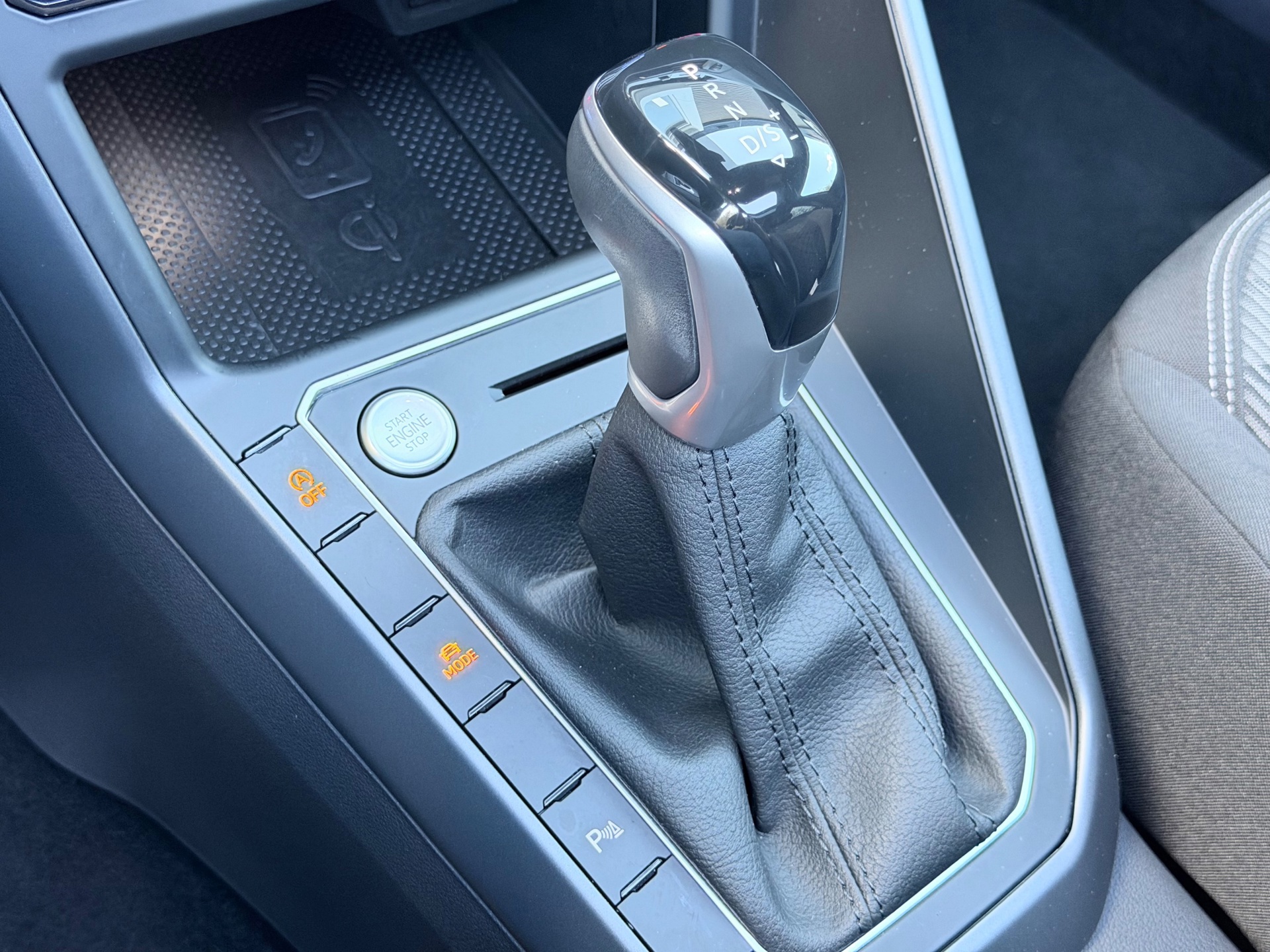 Volkswagen Taigo 1.5 TSI R-Line (2022), foto 16