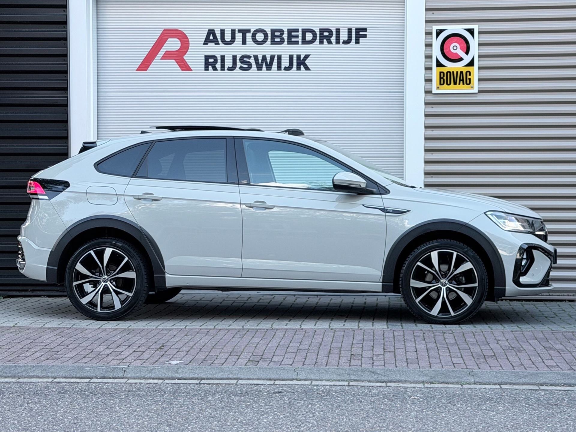 Volkswagen Taigo 1.5 TSI R-Line (2022), foto 5