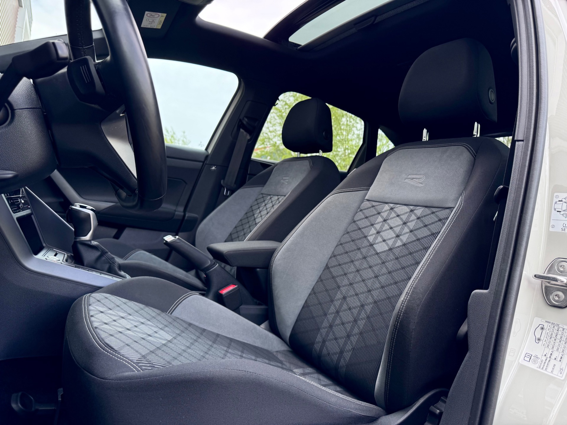 Volkswagen Taigo 1.0 TSI R-Line (2023), foto 11
