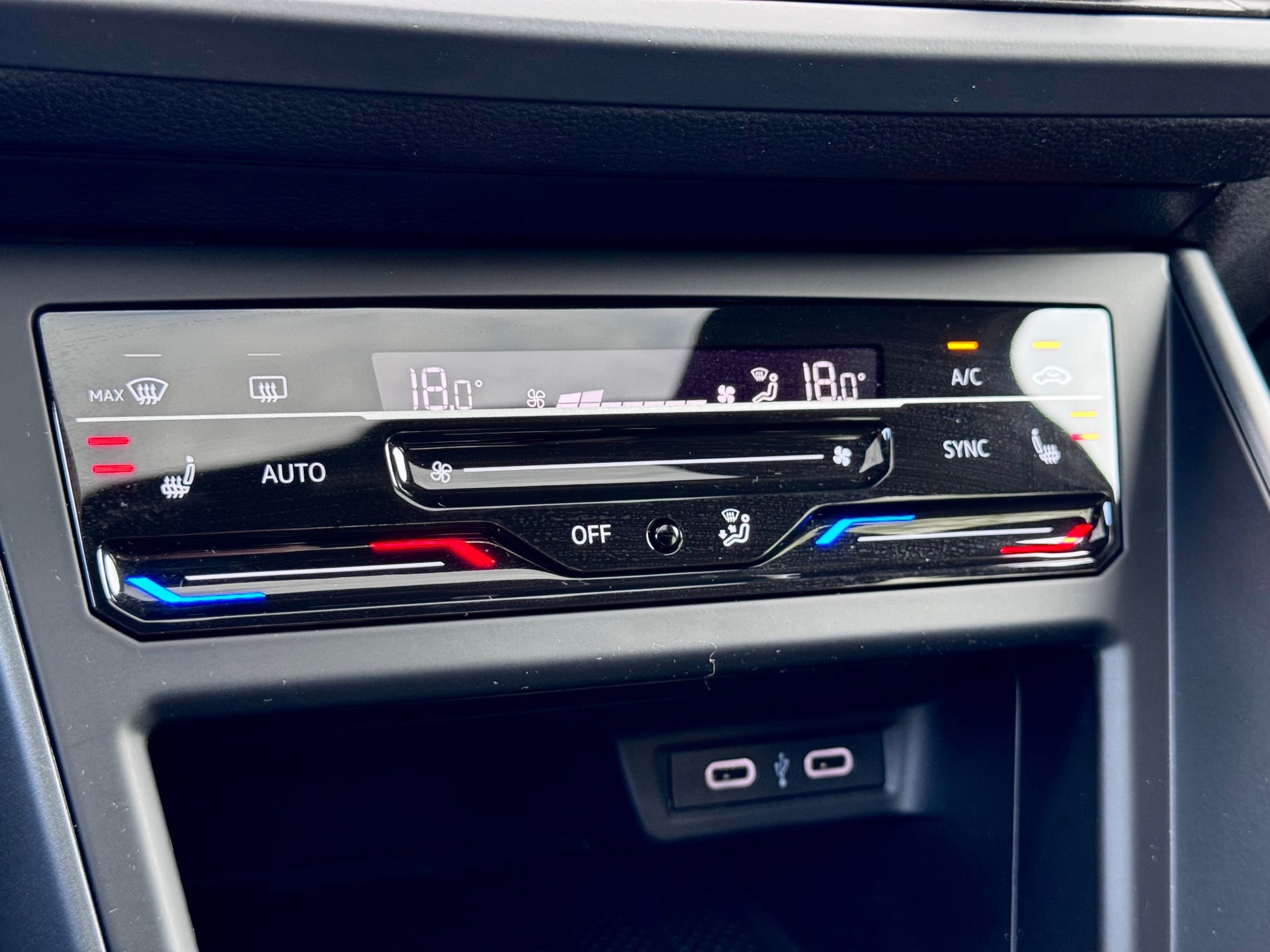Volkswagen Taigo 1.0 TSI R-Line (2023), foto 19