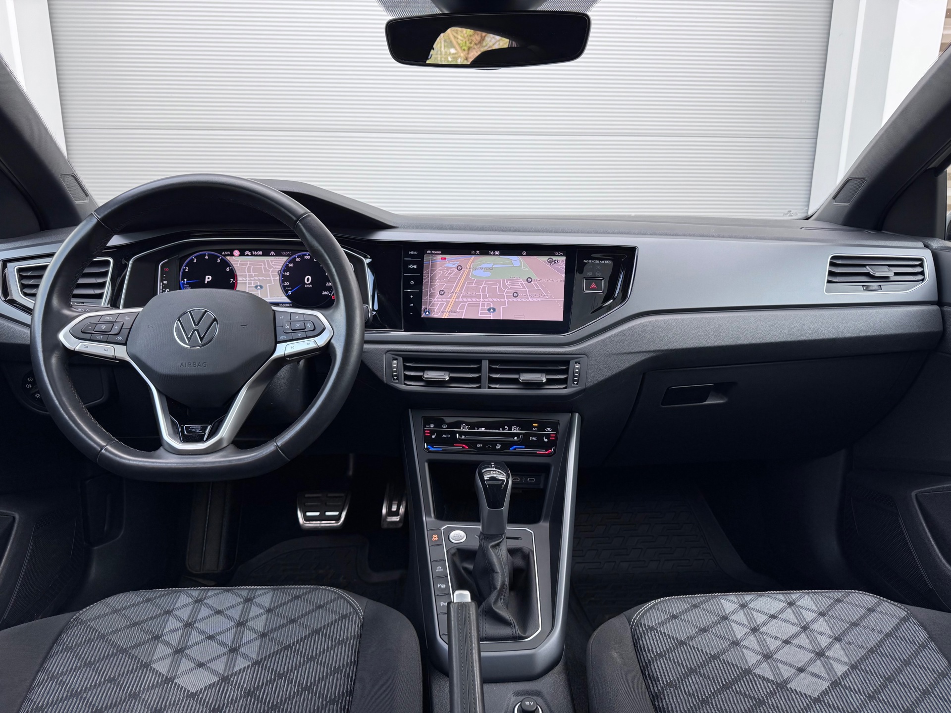 Volkswagen Taigo 1.0 TSI R-Line (2023), foto 10