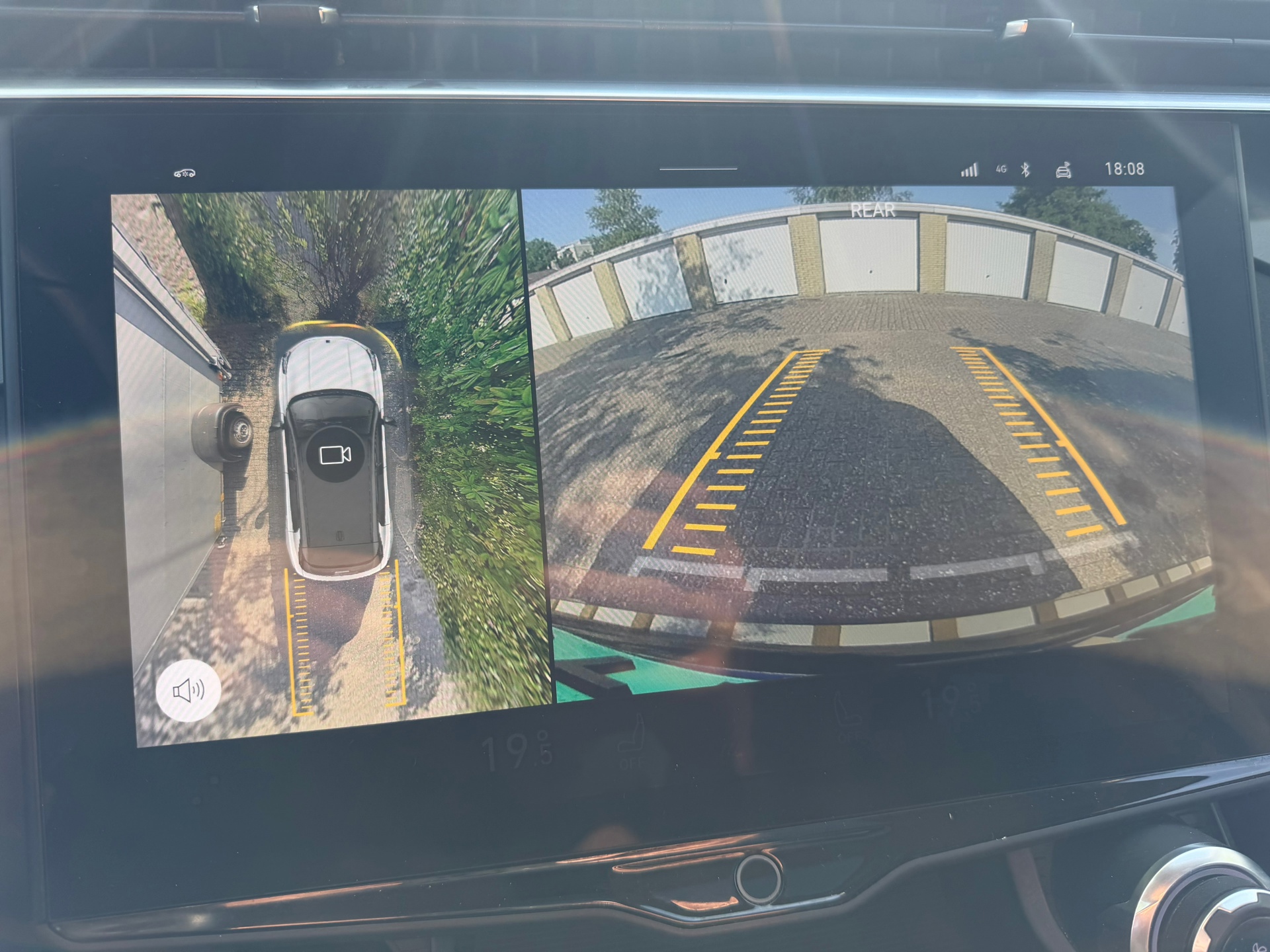 Lynk & Co 01 1.5 Plug-in Black Edition (2022), foto 16