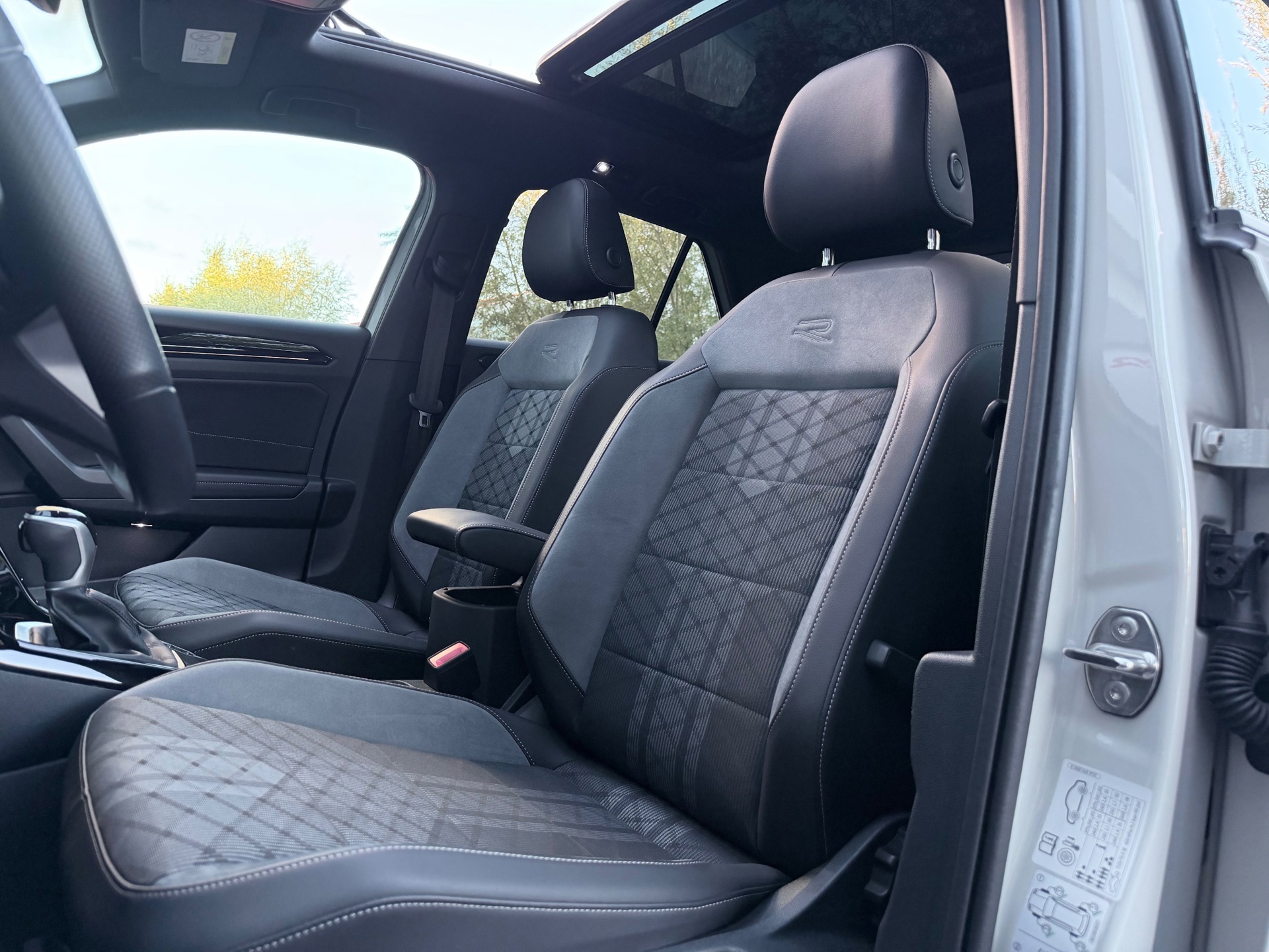Volkswagen T-ROC 1.5 TSI R-Line (2025), foto 11