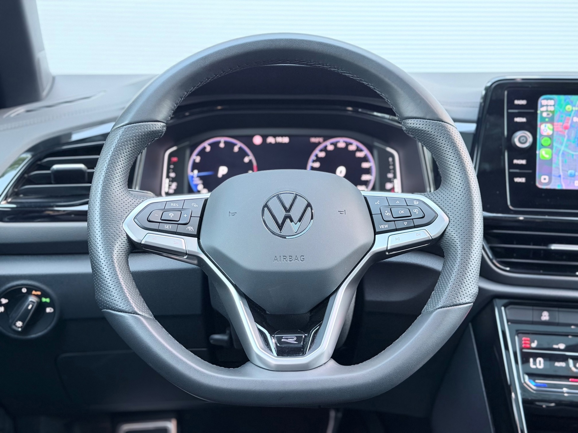 Volkswagen T-ROC 1.5 TSI R-Line (2025), foto 13