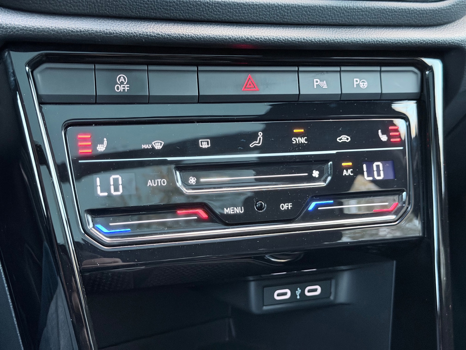 Volkswagen T-ROC 1.5 TSI R-Line (2025), foto 18