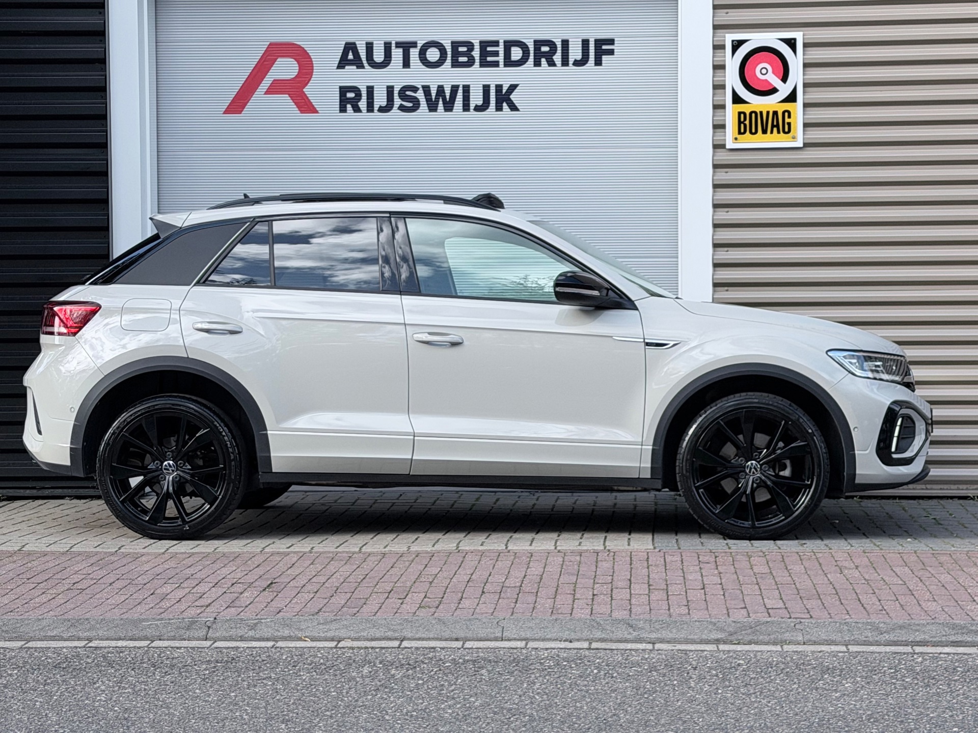 Volkswagen T-ROC 1.5 TSI R-Line (2025), foto 5