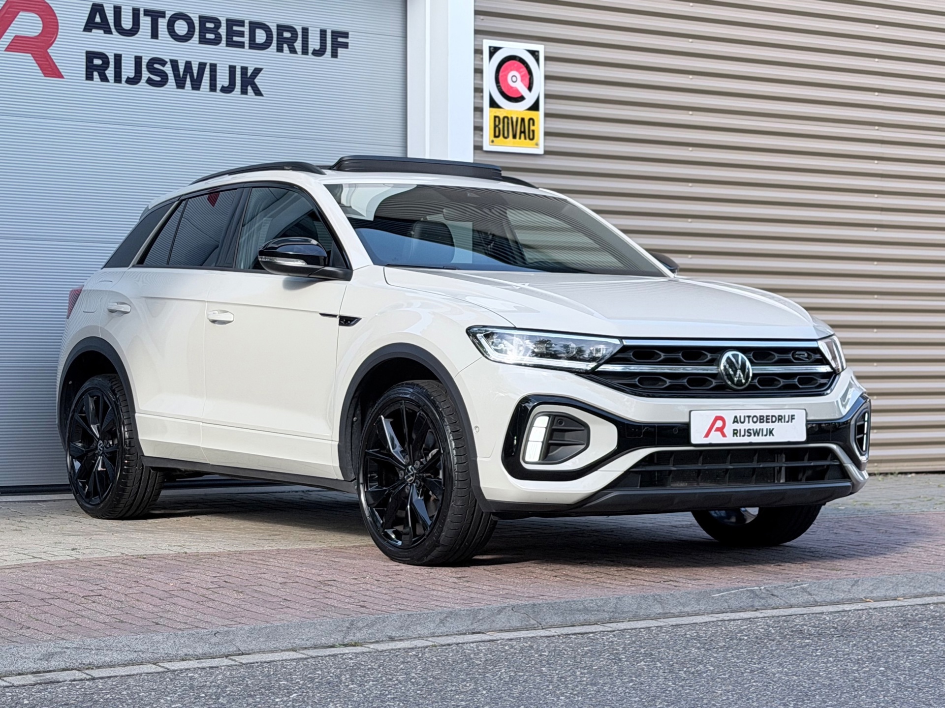 Volkswagen T-ROC 1.5 TSI R-Line (2025), foto 8