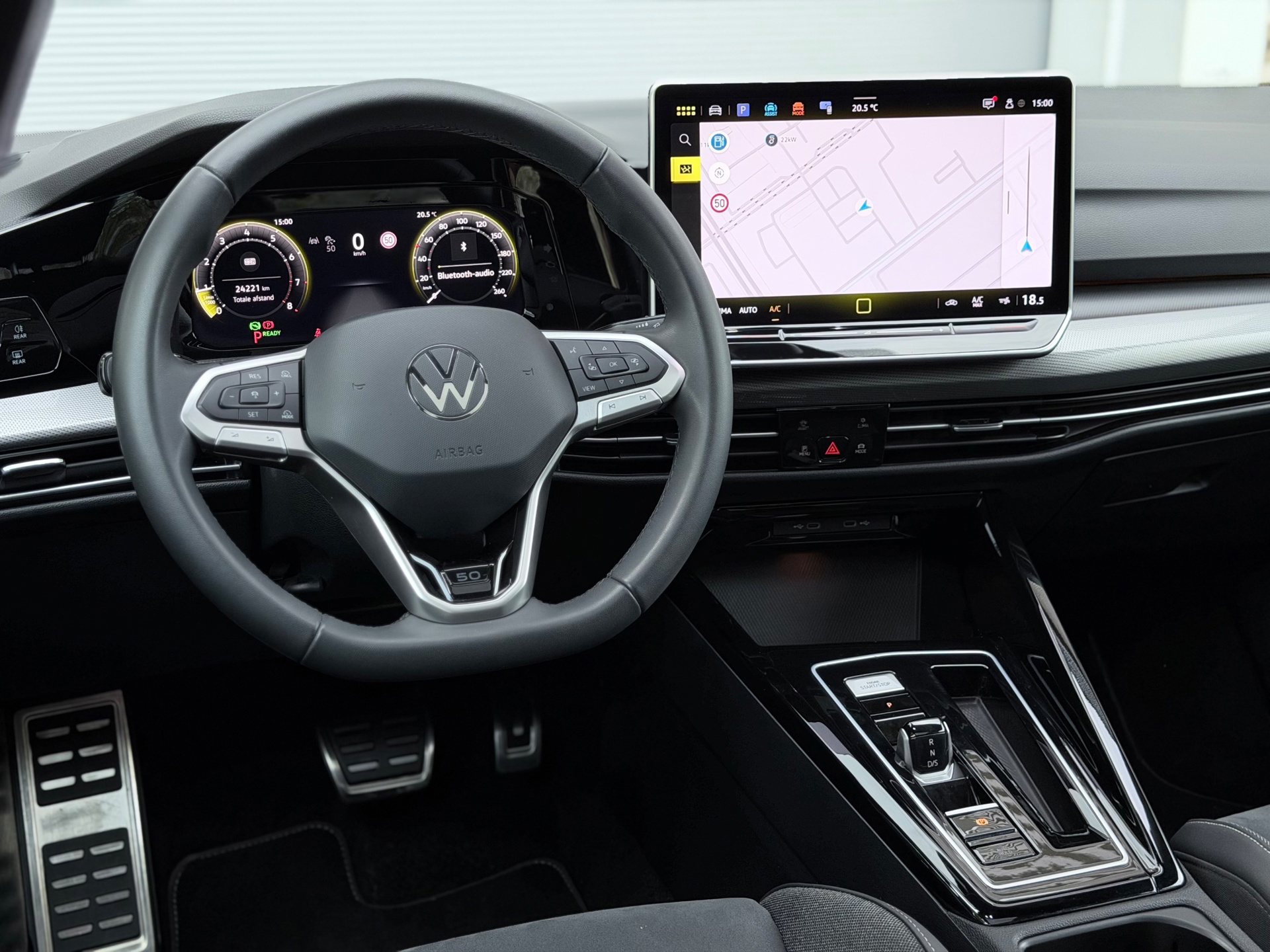 Volkswagen GOLF 1.5 eTSI R-Line (2024), foto 13
