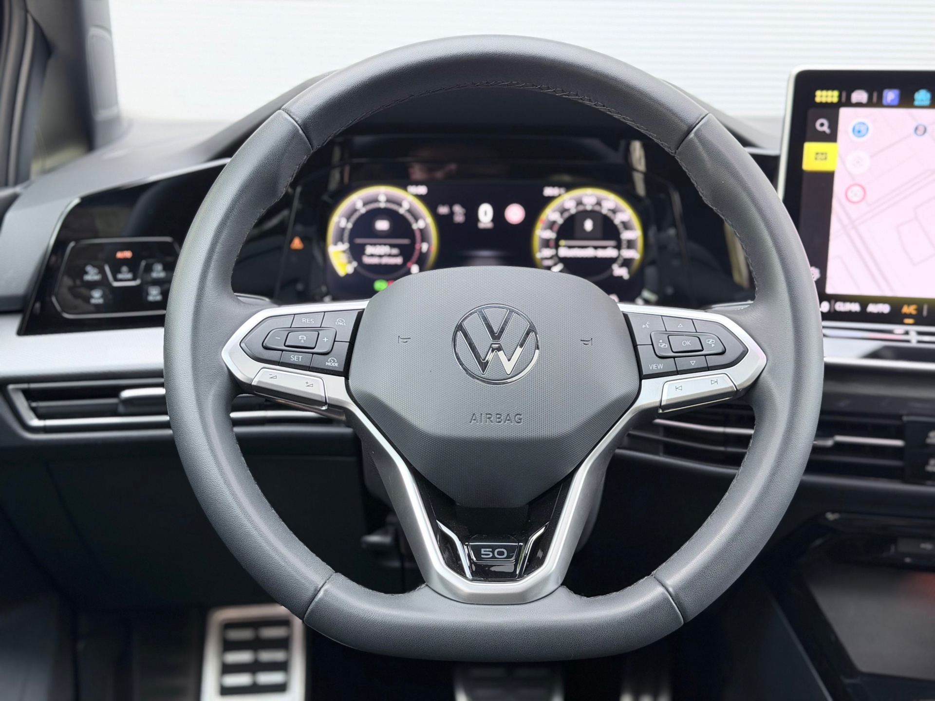 Volkswagen GOLF 1.5 eTSI R-Line (2024), foto 14