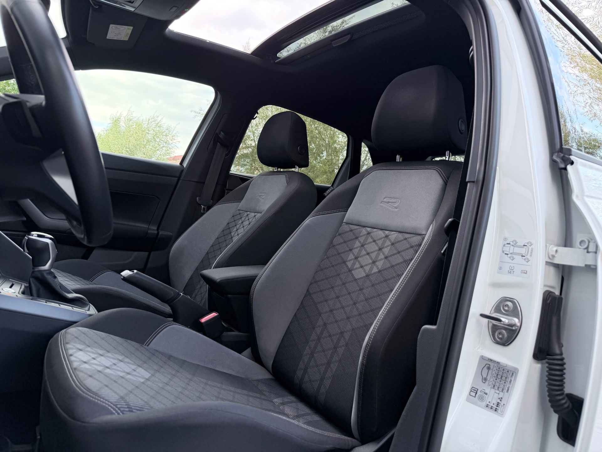 Volkswagen Polo 1.0 TSI R-Line (2022), foto 11