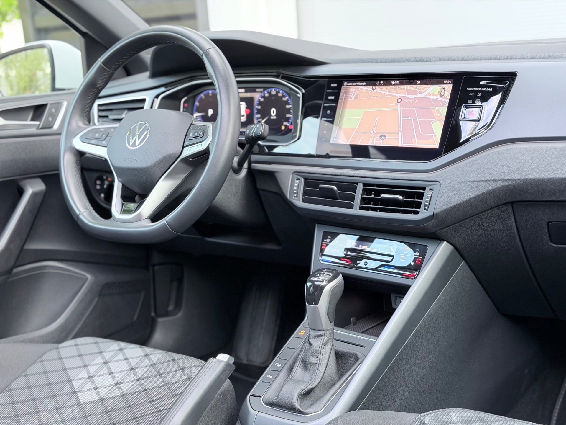 Volkswagen Polo 1.0 TSI R-Line (2022), foto 16
