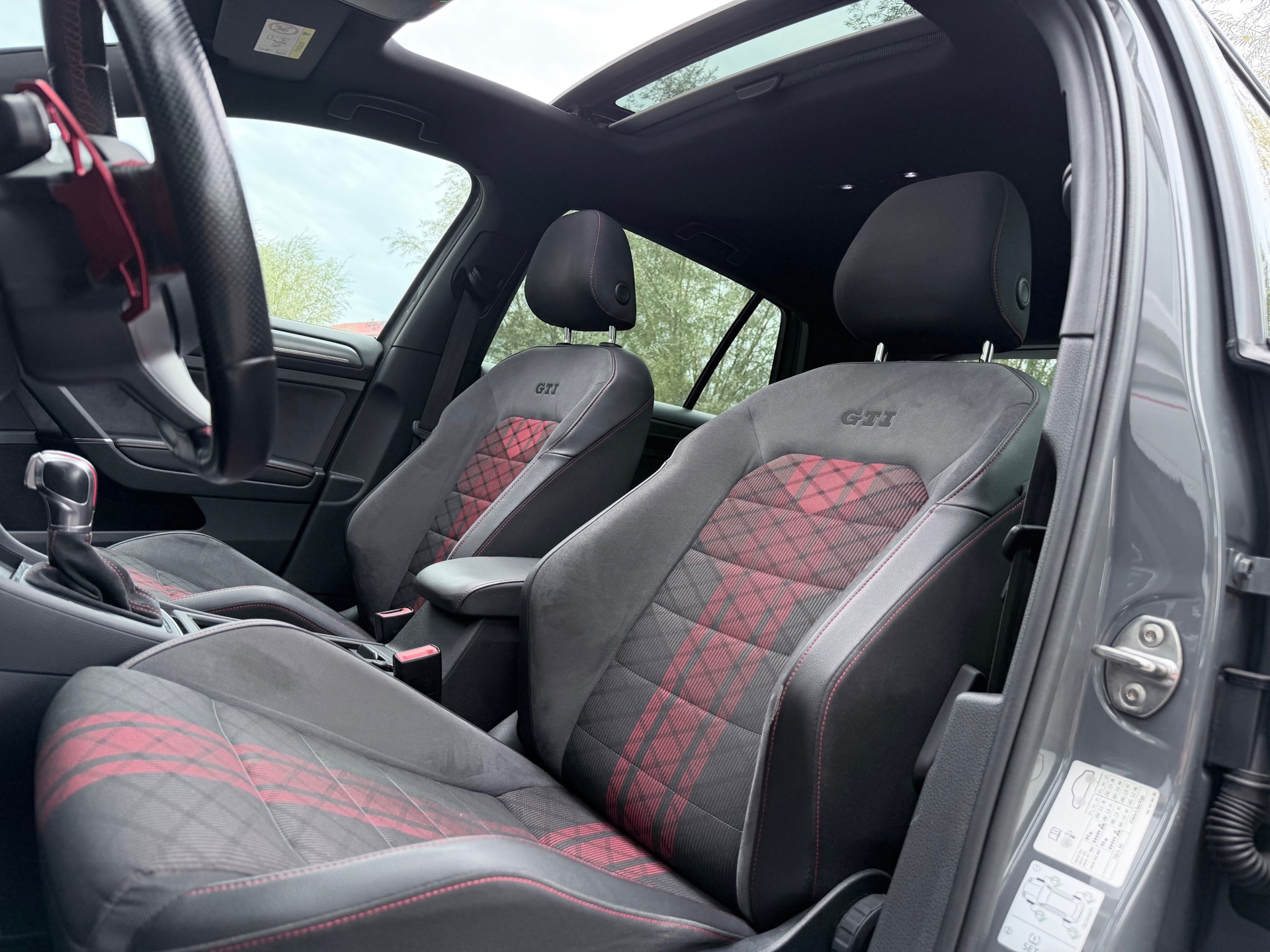 Volkswagen Golf 2.0 TSI GTI TCR (2019), foto 11